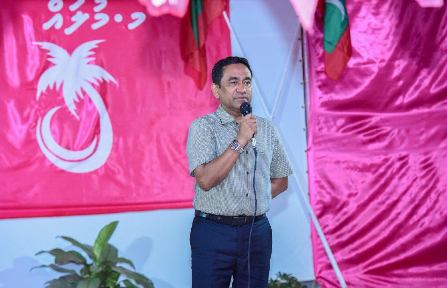 މ. މުލަކުގައި ރޭ ބޭއްވި ޖަލްސާގައި ޔާމީން ވާހަކަފުޅު ދައްކަވަނީ. --- ފޮޓޯ: ޕީޕީއެމް