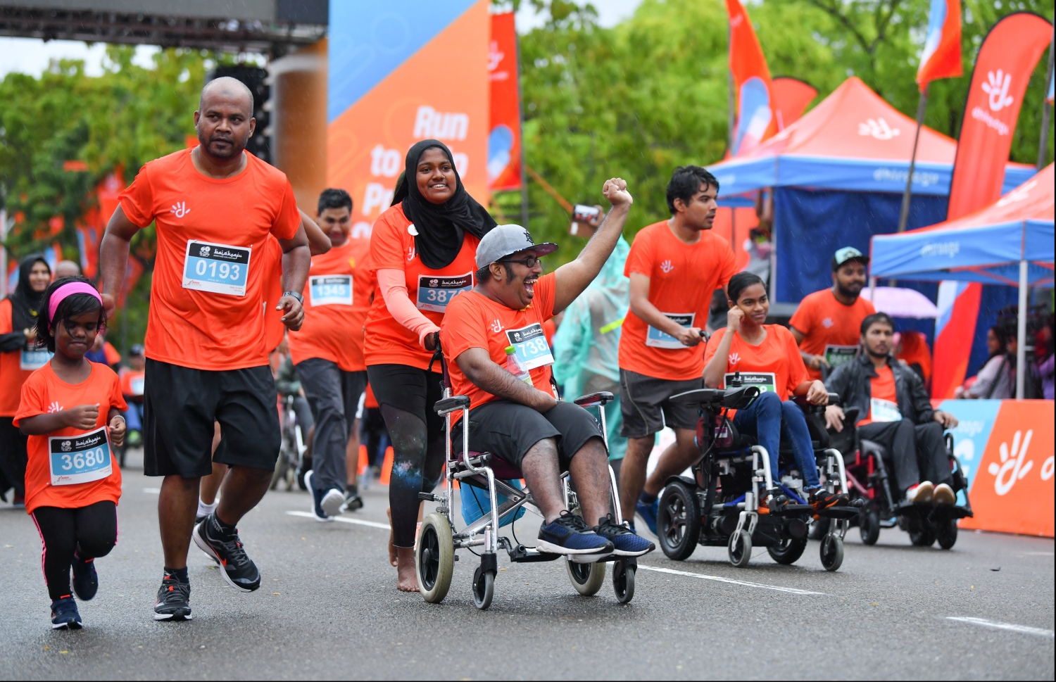 ހުޅުމާލެ: ސެޕްޓެމްބަރު 20، 2019: ރާއްޖޭގައި ބާއްވާ ދުވުމުގެ އެންމެ ބޮޑު ރޭސް ކަމަށްވާ، ދިރާގު މޯލްޑިވްސް ރޯޑް ރޭސްގެ މިއަހަރުގެ 5 ކިލޯމީޓަރު ދުވުމުގެ ތެރެއިން.---ފޮޓޯ: ހުސައިން ވަހީދު/މިހާރު