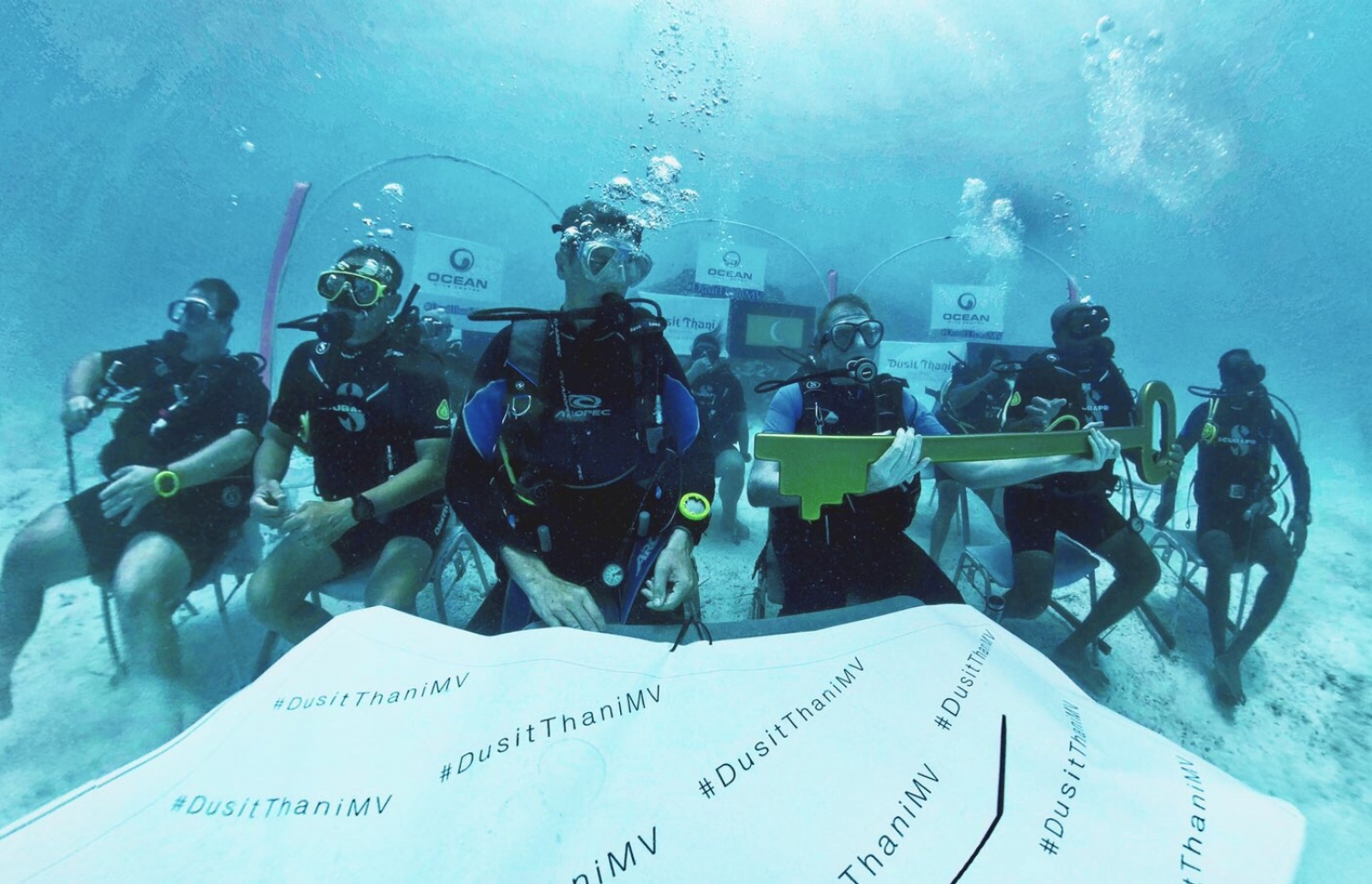 އާ ޖީއެމް އަށް މަގާމު ހަވާލު ކުރުމަށް މޫދު އަޑީގައި ބޭއްވި ރަސްމިއްޔާތު-- ފޮޓޯ:މުއްދޫ ރިސޯޓް