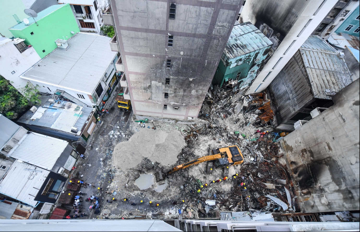 އަލިފާނުގެ ހާދިސާގައި އަނދާ ހުލުވި ތަނެއް ސާފުކުރަނީ --- ފޮޓޯ: ހުސެއިން ވަހީދު/ މިހާރު