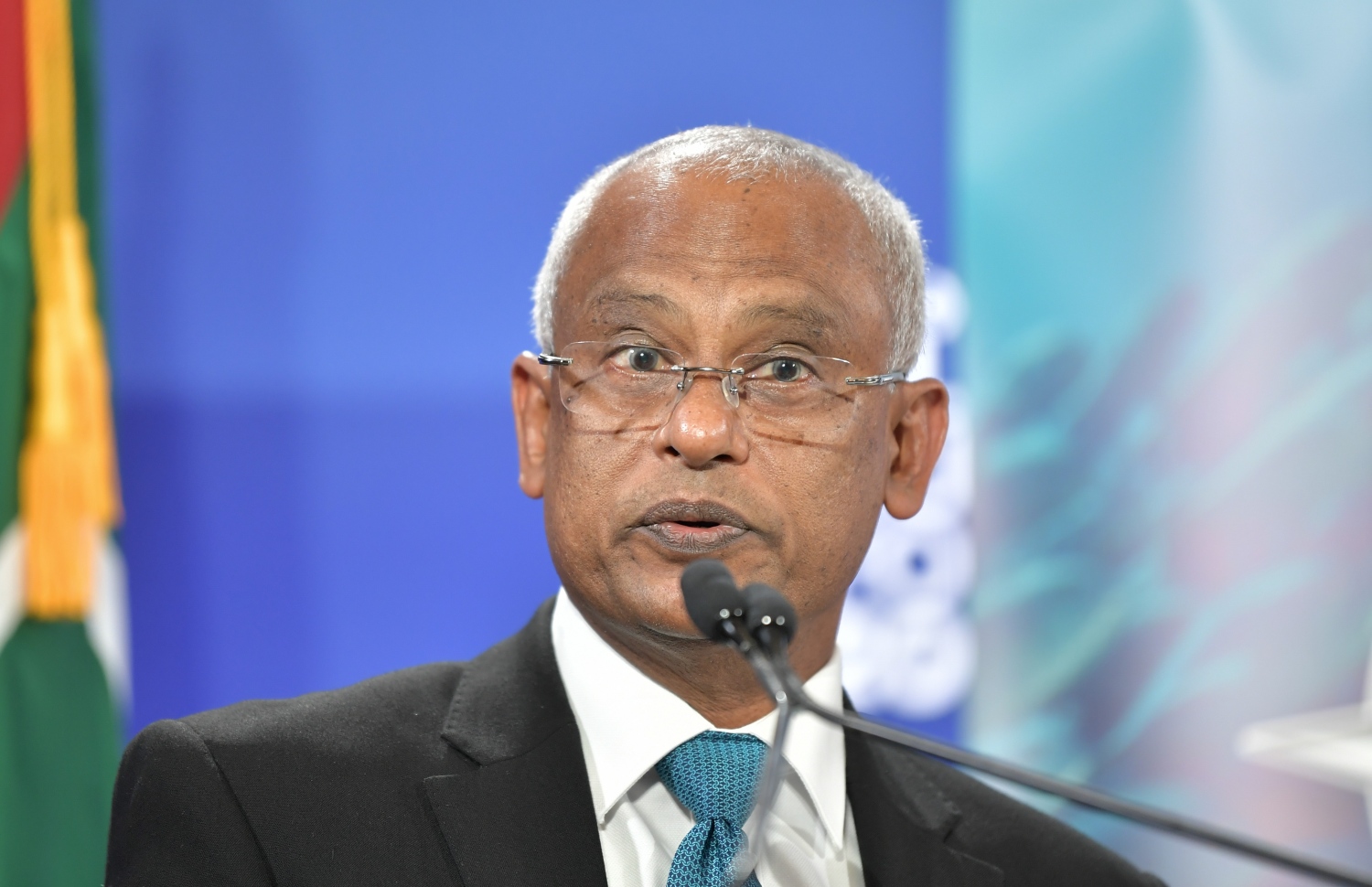 އެމެރިކާ، ނިއުޔޯކު: ސެޕްޓެމްބަރު 26، 2019: ރާއްޖެއާ ބްލޫ ޕްރޮސްޕެރިޓީ ކޯލިޝަނާއި ދެމެދު ވެވޭ އެއްބަސްވުމުގައި ސޮއިކުރުމުގެ ރަސްމިއްޔާތުގައި ރައީސް އިބްރާހިމް މުހައްމަދު ސޯލިހު ވާހަކަ ދައްކަވަނީ.-- ފޮޓޯ: ރައީސް އޮފީސް