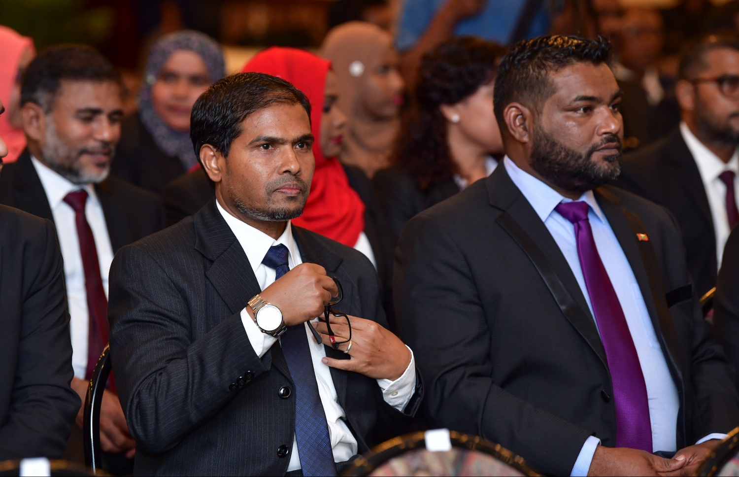 ބަނޑޮސް އައިލެންޑް ރިސޯޓު: ސެޕްޓެމްބަރު 27، 2019- އާއިލީ އަދުލުގެ ނިޒާމު ހަރުދަނާ ކުރުމަށް "ޖުޑިޝަލް ސިމްފޯޒިއަމް އޮން ފެމިލީ ޖަސްޓިސް" ގެ ނަމުގައި ކުރިއަށް ގެންދާ ކޮންފަރެންސް ފެށުމުގެ ރަސްމިއްޔާތުގައި ބައެއް ފަނޑިޔާރުން ބައިވެރިވެވަޑައިގަންނަވަނީ.---ފޮޓޯ: ނިޝާން އަލީ/މިހާރު