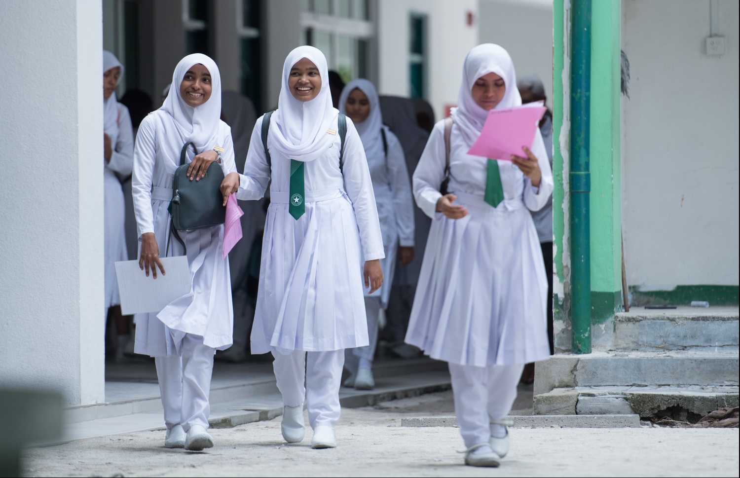 މާލެ: ސެޕްޓެމްބަރު 28، 2019- މި އަހަރުގެ އޯލެވެލް އަދި އެސްއެސްސީ އިމްތިހާނު ފެށުމުގެ ގޮތުން، ފުރަތަމަ  ޓެސްޓަށް ދަރިވަރުން ހާޒިރުވަނީ.---ފޮޓޯ: ހުސައިން ވަހީދު/މިހާރު