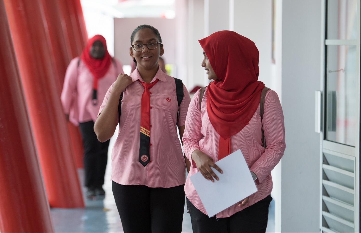 މާލެ: ސެޕްޓެމްބަރު 28، 2019- މި އަހަރުގެ އޯލެވެލް އަދި އެސްއެސްސީ އިމްތިހާނު ފެށުމުގެ ގޮތުން، ފުރަތަމަ ޓެސްޓަށް ދަރިވަރުން ހާޒިރުވަނީ.---ފޮޓޯ: ހުސައިން ވަހީދު/މިހާރު