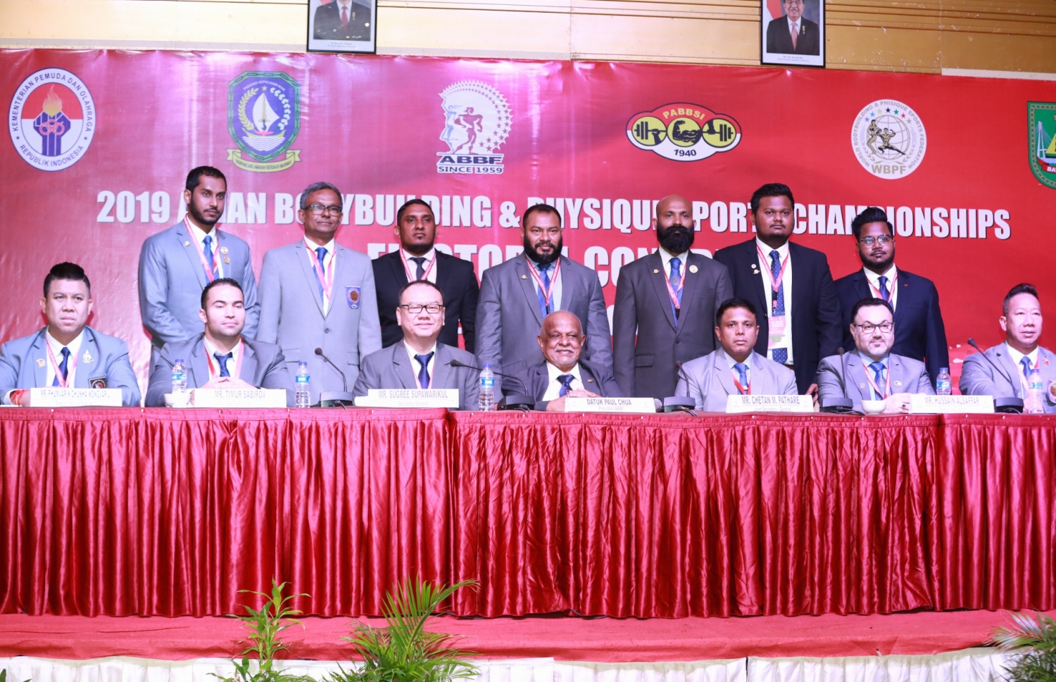 އޭބީބީއެފްގެ އިލެކްޓޯރިއަލް ކޮންގްރެސްގައި ބައިވެރިވި ރާއްޖޭގެ ފަރާތްތަކާއި އޭބީބީއެފްގެ އިސް މެމްބަރުން.-- ފޮޓޯ: އަބްދުﷲ އަބީދު/ ހާފްކޯޓް.އެމްވީ