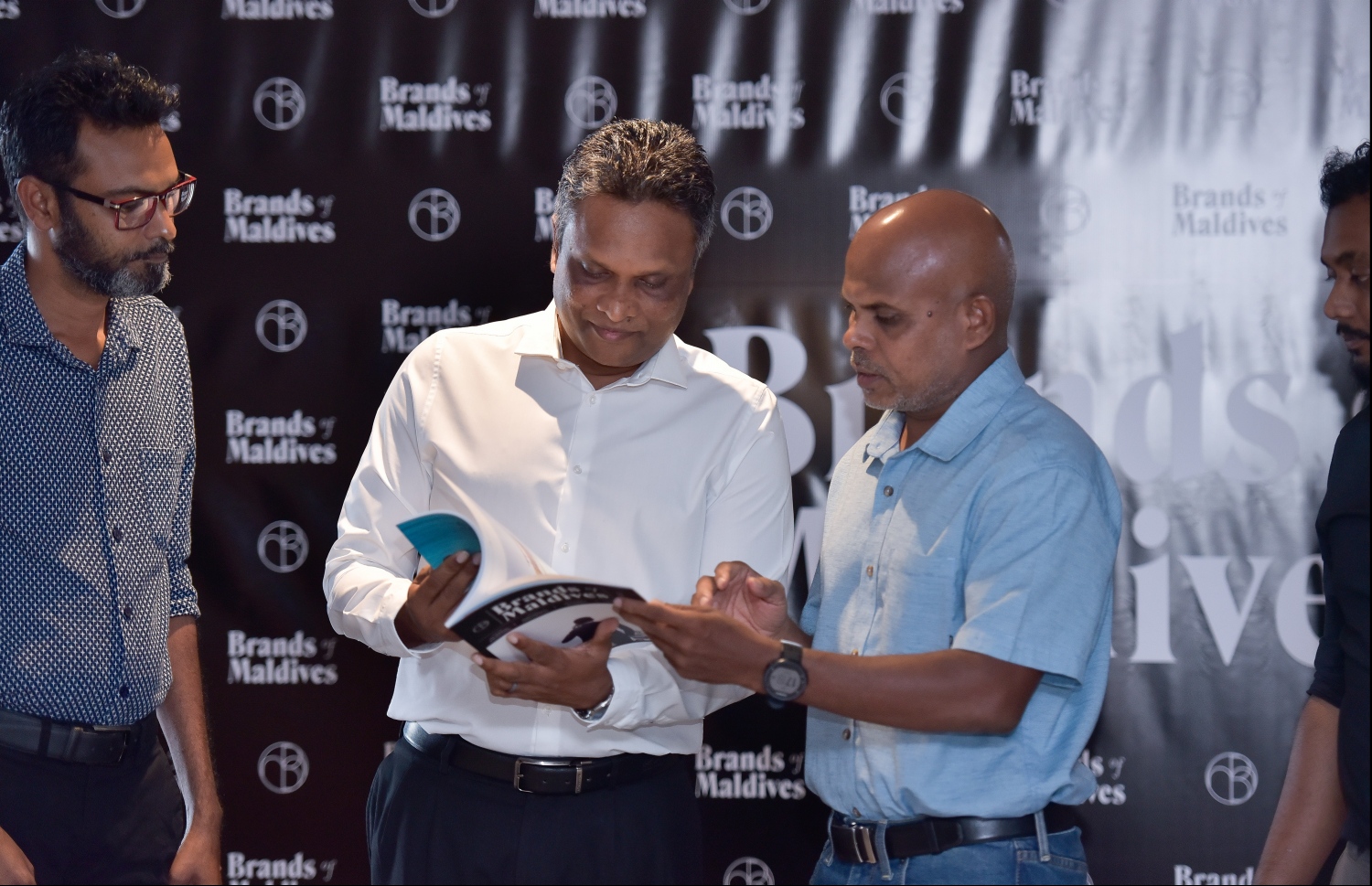 މާލެ: އޮކްޓޫބަރު 1، 2019- "މިހާރު"ގެ ފަރާތުން ވިޔަފާރިއަށް ހާއްސަކޮށްގެން އަހަރަކު އެއްފަހަރު ނެރޭ "ބްރޭންޑްސް އޮފް މޯލްޑިވްސް" މެގަޒިން ނެރުމުގެ ގޮތުން މާގިރި ހޮޓަލްގައި ބޭއްވި ހަފްލާގެ ތެރެއިން.---ފޮޓޯ: ހުސައިން ވަހީދު/މިހާރު