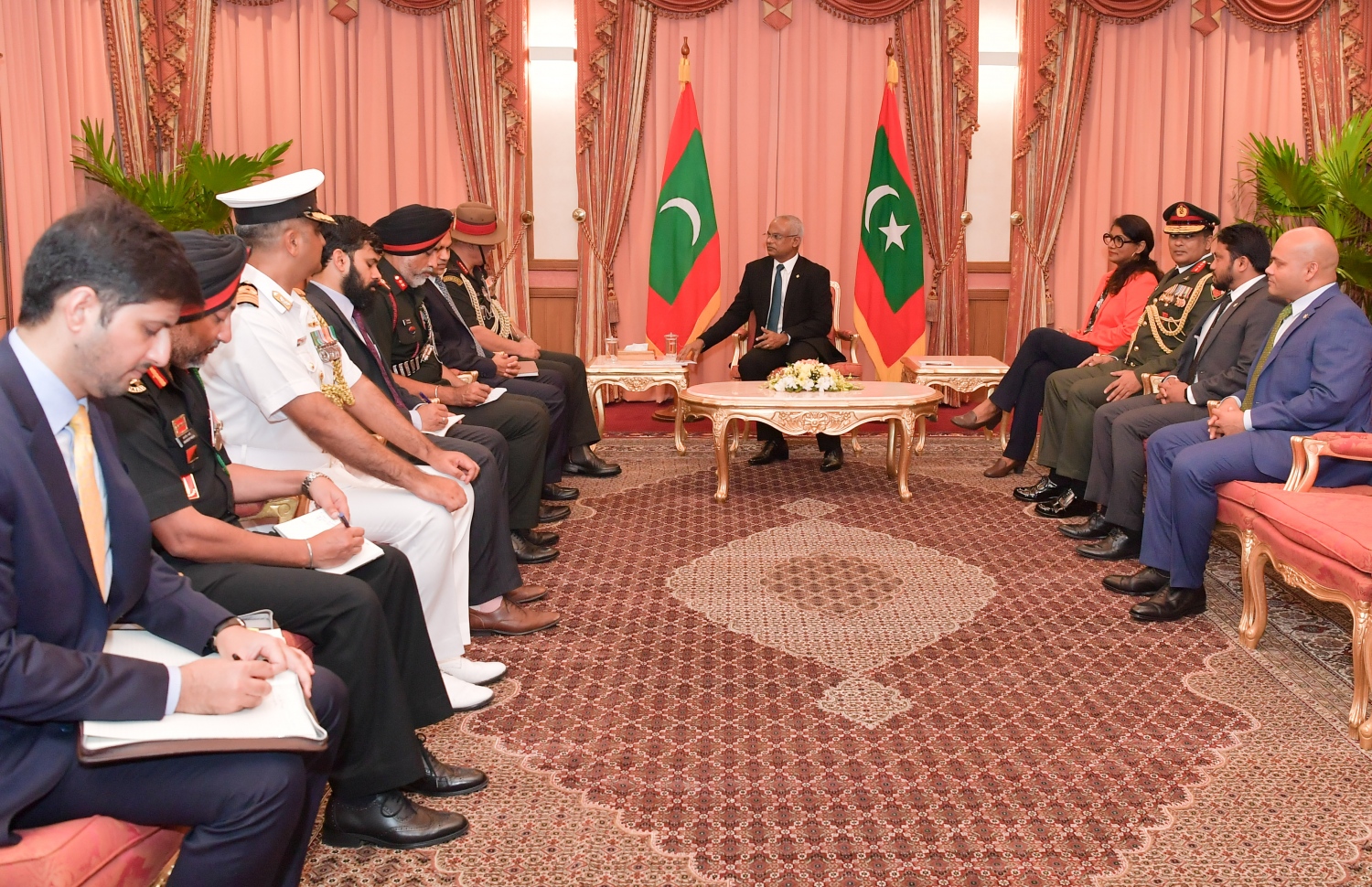 އިންޑިއާގެ ޗީފް އާމީ ބިޕިންނާ، ރައީސް އިބްރާހިމް މުހައްމަދު ސޯޯލިހު (މ) އާ މިއަދު ބައްދަލުކުރައްވަނީ-- ފޮޓޯ: ރައީސް އޮފީސް