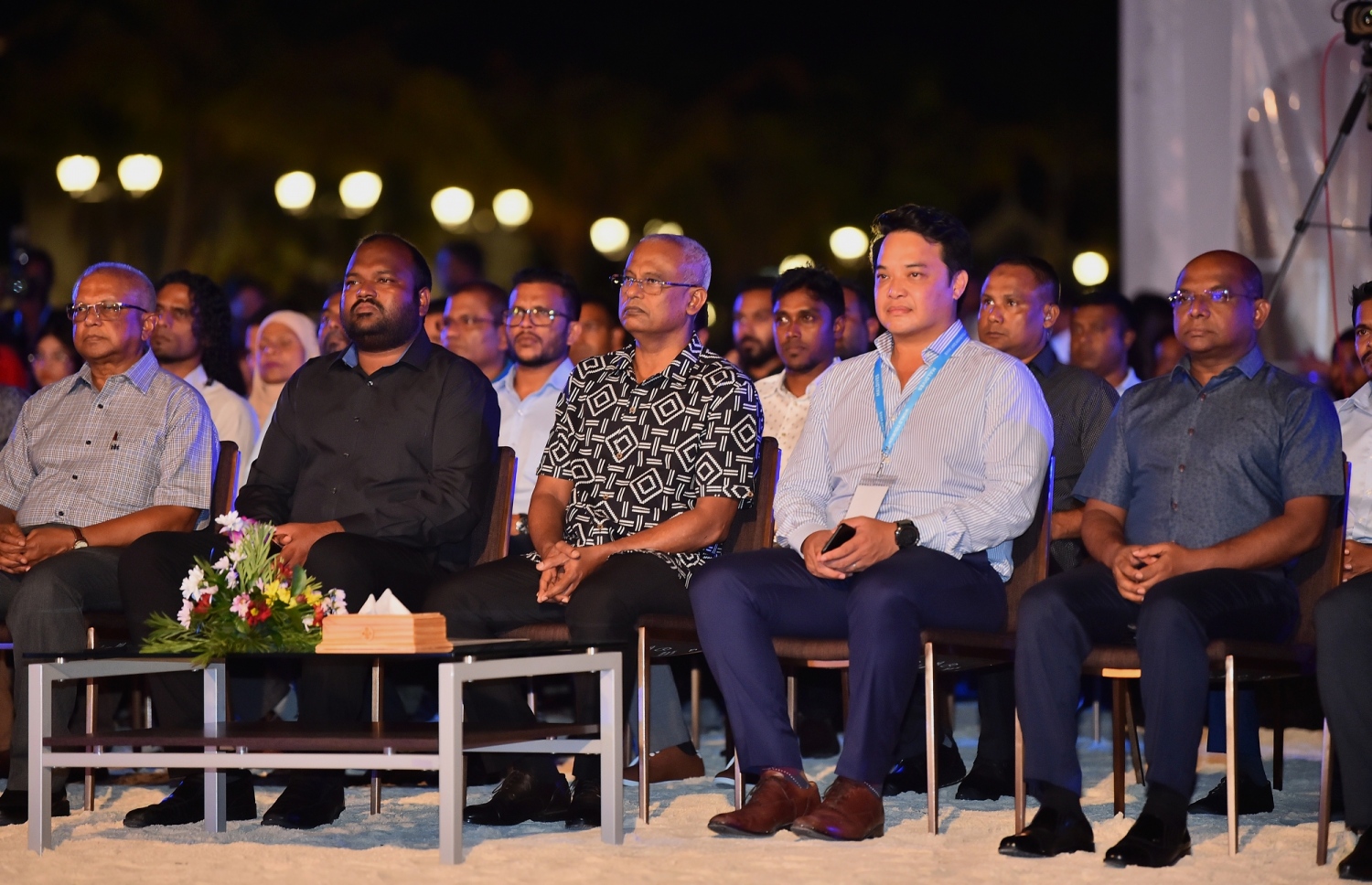 ދުނިޔޭގެ ފަތުރުވެރިކަމުގެ ދުވަސް ފާހަގަކުރުމަށް ކްރޮސްރޯޑުގައި ބޭއްވި ރޭގަނޑުގެ ޖާފަތުގައި ރައީސް ބައިވެރިވެ ވަޑައިގަތުން