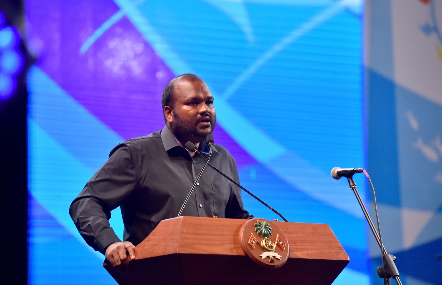 ކްރޮސްރޯޑްސް މޯލްޑިވްސް: އޮކްޓޯބަރު 3، 2019: ދުނިޔޭގެ ފަތުރުވެރިކަމުގެ ދުވަސް 2019 ފާހަގަކުރުމަށް ކްރޮސްރޯޑްސް މޯލްޑިވްސްގައި ބޭއްވި ރޭގަނޑުގެ ޖާފަތުގައި ޓޫރިޒަމް މިނިސްޓަރު އަލީ ވަހީދު ވާހަކަ ދައްކަވަނީ.-- ފޮޓޯ: ރައީސް އޮފީސް