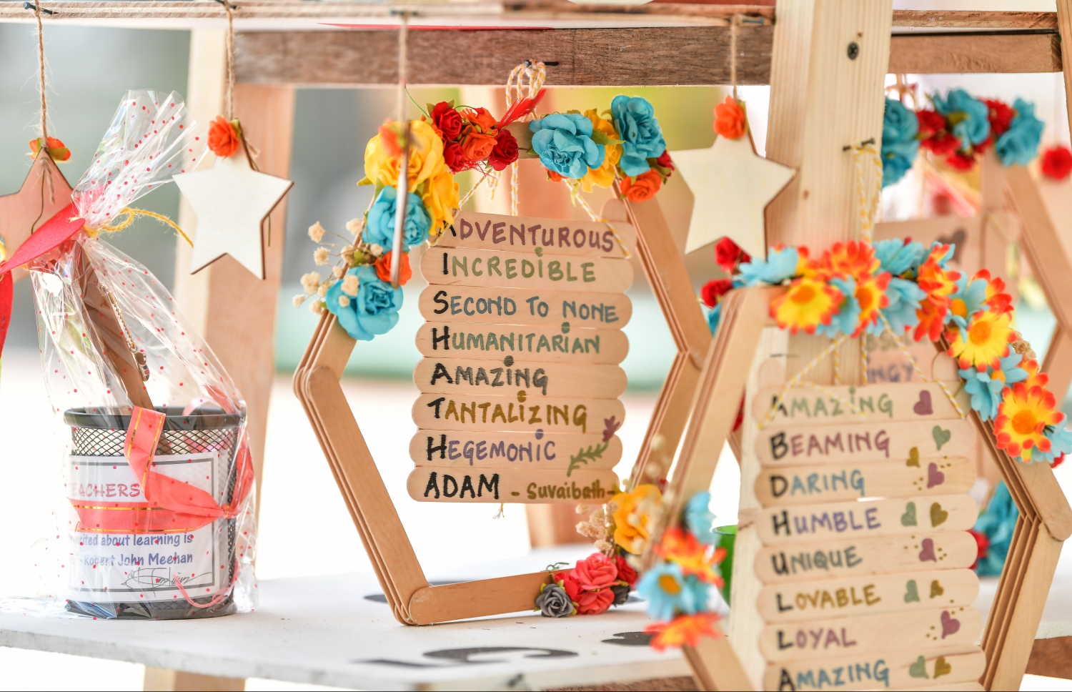 މާލެ: އޮކްޓޯބަރު 6، 2019:ބައިނަލްއަގްވާމީ ޓީޗަރުންގެ ދުވަސް ފާހަގަ ކުރުމުގެ ގޮތުން އަމީނިއްޔާ ސްކޫލް ޒީނަތްތެރިކޮށްފައި --.ފޮޓޯ:ނިޝާން އަލީ/މިހާރު