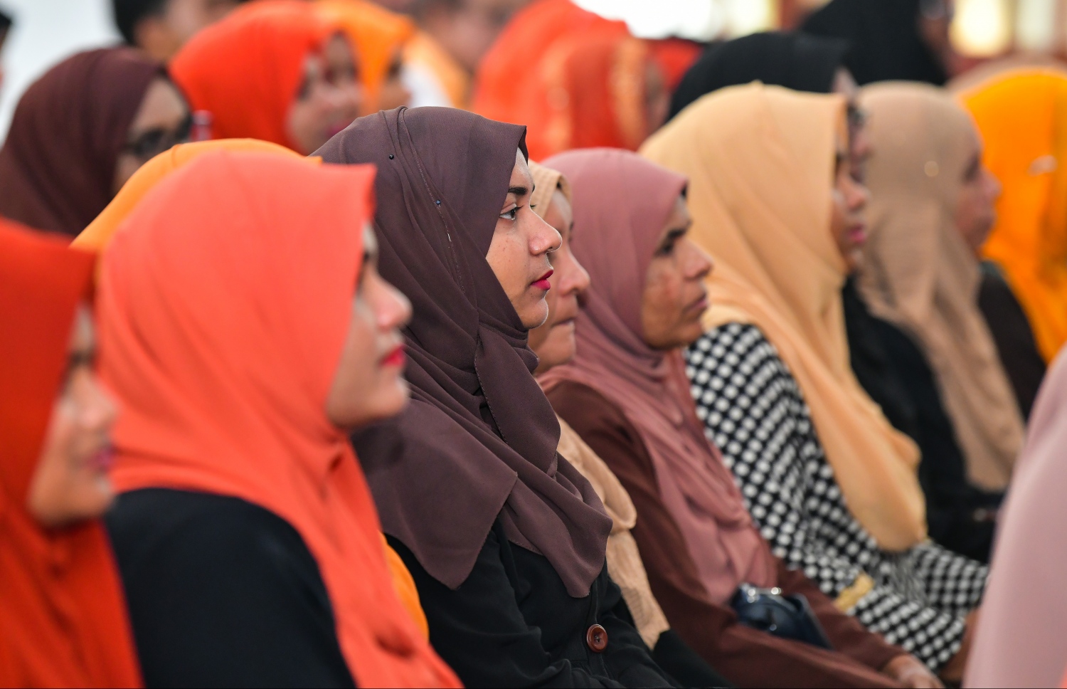 މާލެ: އޮކްޓޯބަރު 6، 2019- މި އަހަރުގެ ބައިނަލްއަގްވާމީ ޓީޗަރުންގެ ދުވަސް ފާހަގަ ކުރުމަށް ހިރިޔާ ސްކޫލުގައި ބޭއްވި ހަރަކާތުގައި ޓީޗަރުން ބައިވެރިވަނީ.---ފޮޓޯ: ނިޝާން އަލީ/މިހާރު