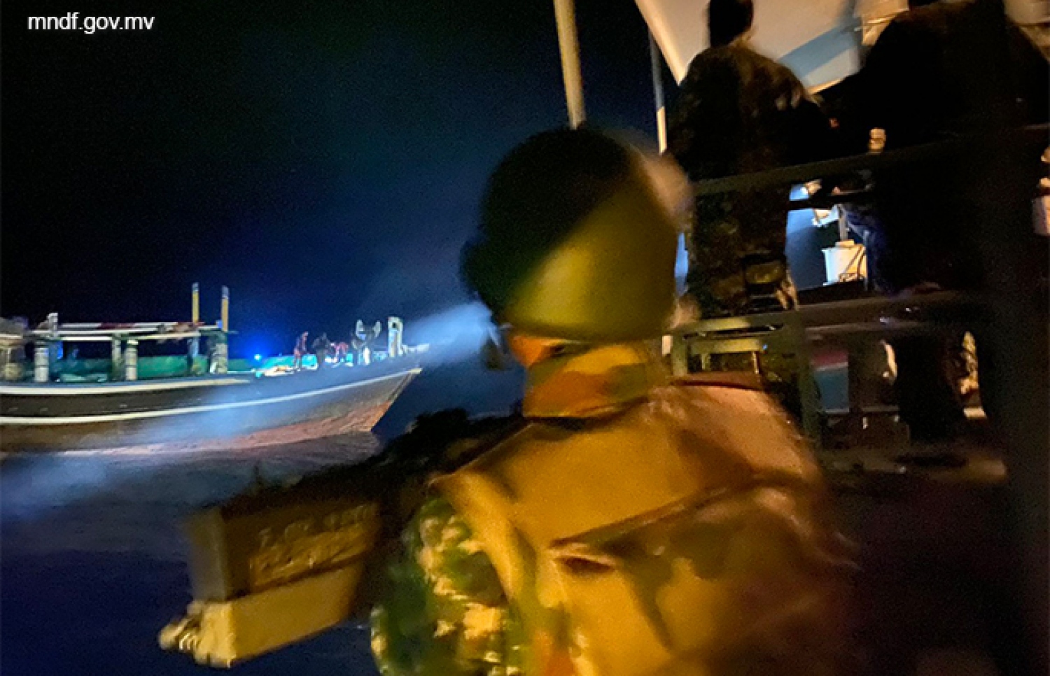 މިދިޔަ ހޮނިހިރު ދުވަހުގެ ރޭ ކޯސްޓް ގާޑާއި ޕޮލިހުން ހިންގި އޮޕަރޭޝަނުގެ ތެރެއިން-- ފޮޓޯ: އެމްއެންޑީއެފް