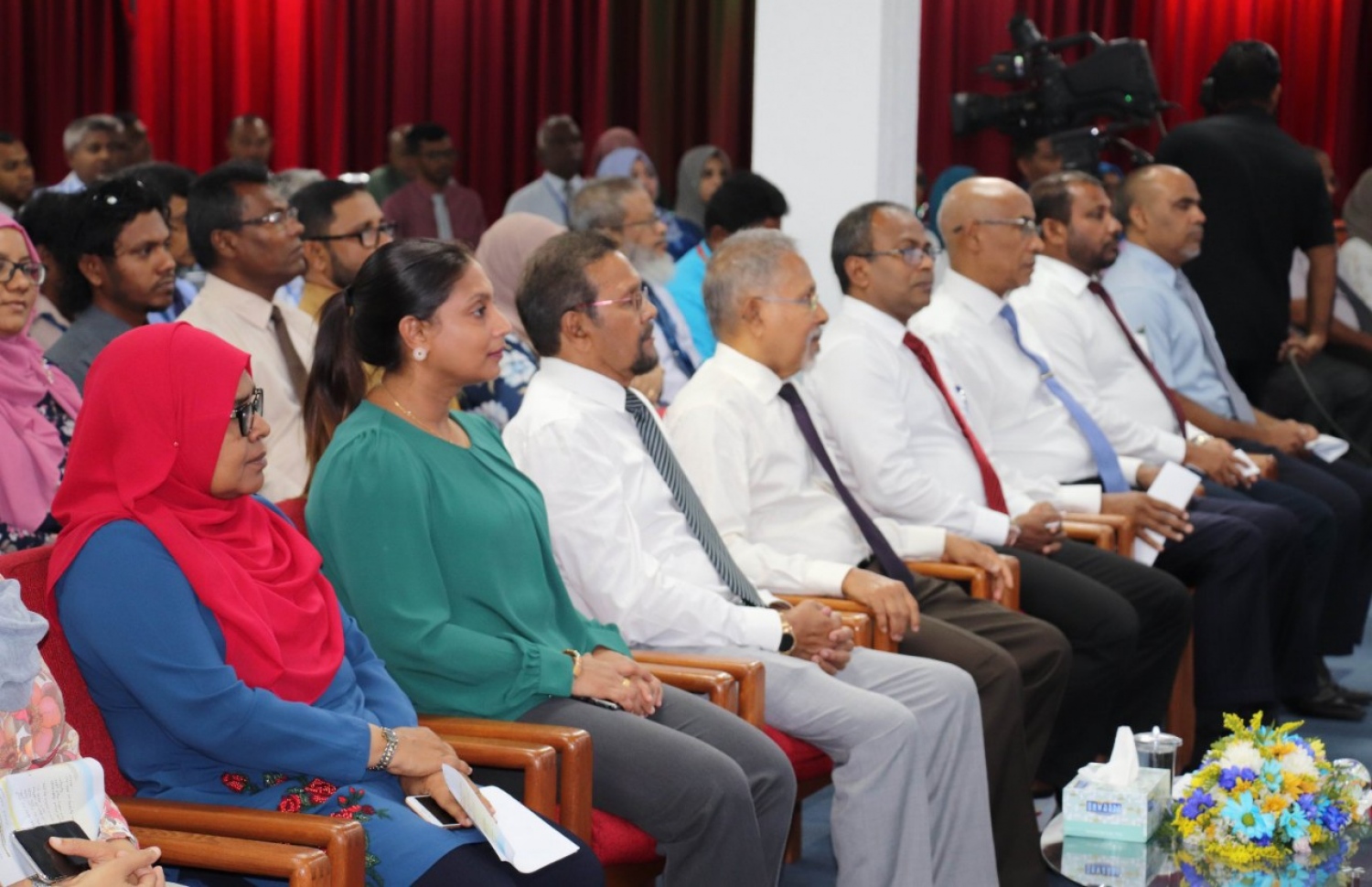 ނުރަސްމީ ތައުލީމުގެ މަހާސިންތާގެ ފެށުމުގެ ރަސްމިއްޔާތުގައި އެޑިއުކޭޝަން މިނިސްޓަރު ޑރ. އައިޝަތު އަލީ (ވ.2) ބައިވެރިވަޑައިގަންނަވަނީ -- ފޮޓޯ: އެންއައިއީ