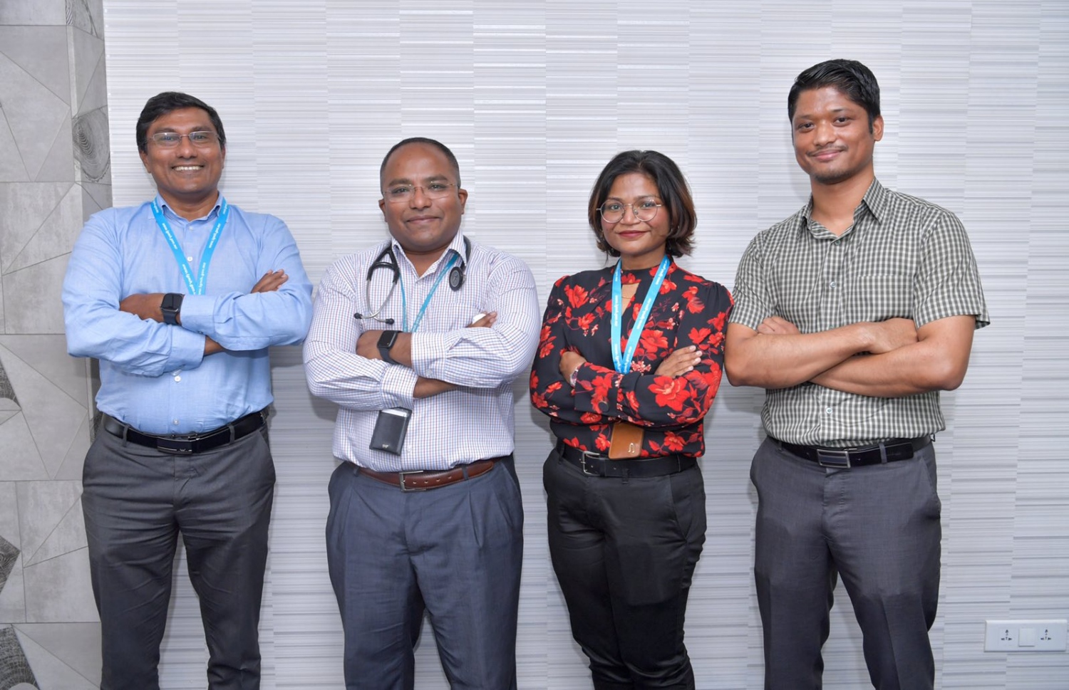 ޑރ. ޝިފާން (ވ-2) އަދި އޮޕަރޭޝަންގައި އުޅުއްވި ބައެއް ބޭފުޅުން.- ފޮޓޯ: އައިޖީއެމްއެޗް