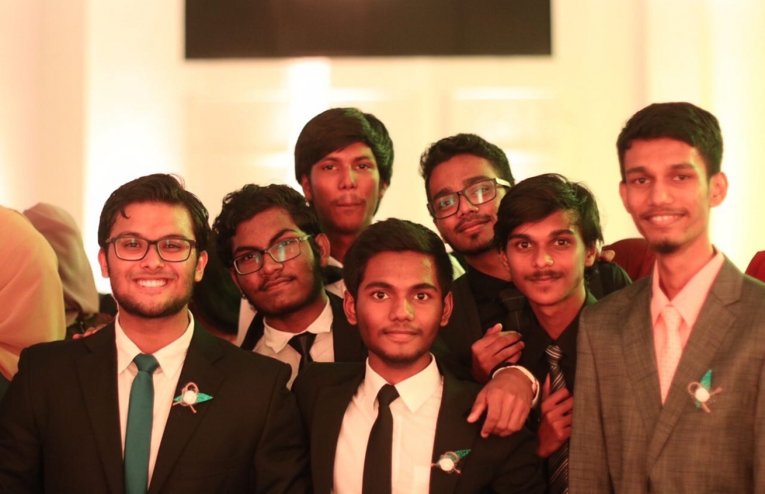 މިއުވާން، އޭނާގެ ގާތް ރައްޓެހިންނާ އެކު: އޭނާ ކުރިއަށް ދާން ނިންމައިގެން ހުރީ މެޑިސިންގެ ދާއިރާއިން