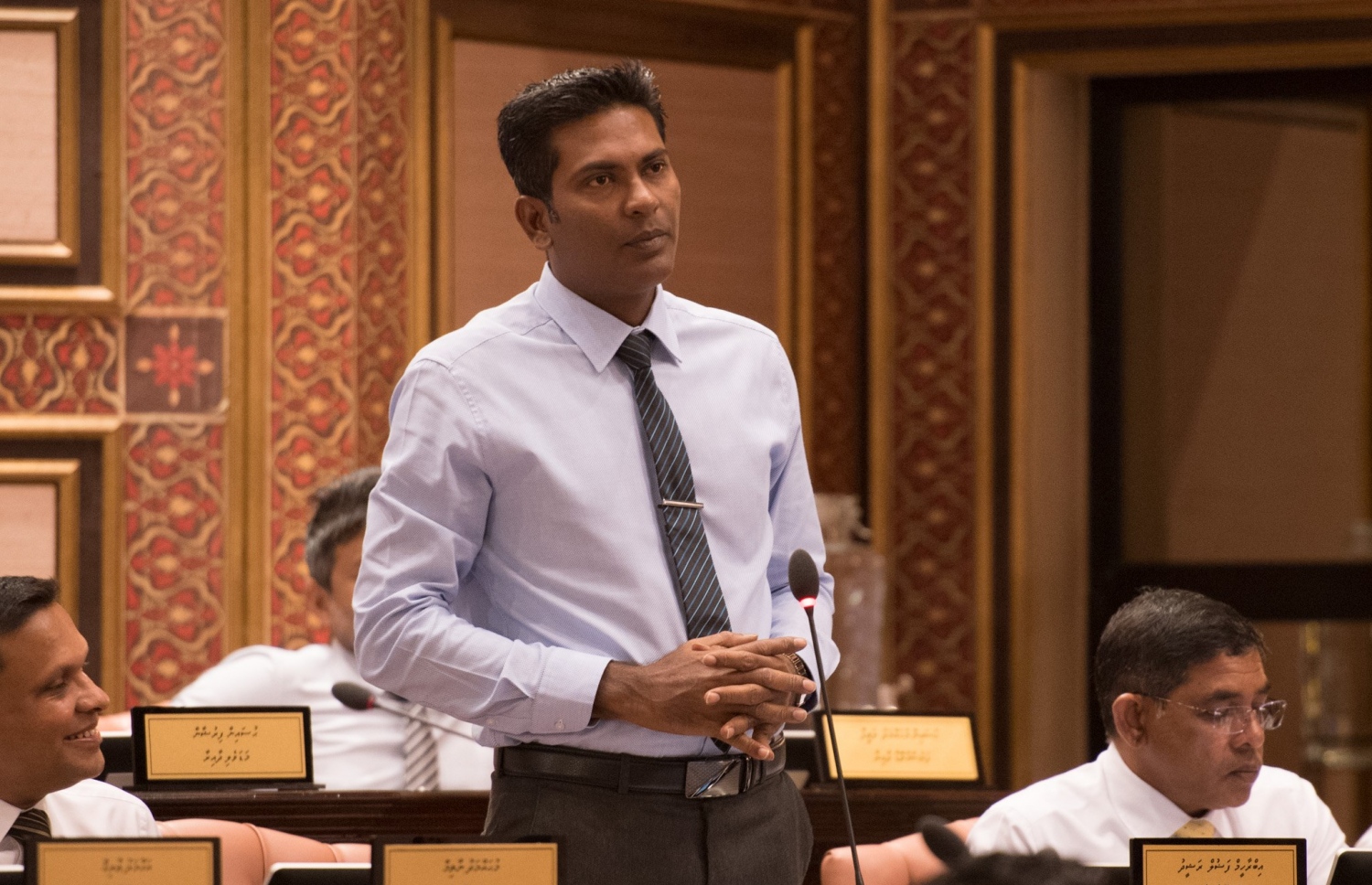 ފެލިދޫ ދާއިރާގެ ޕީއެންސީގެ މެމްބަރު އިބްރާހިމް ފަޒުލް ރަޝީދު މަޖިލިހުގައި މިއަދު ވާހަކަ ދައްކަވަނީ. --- ފޮޓޯ: މަޖިލިސް