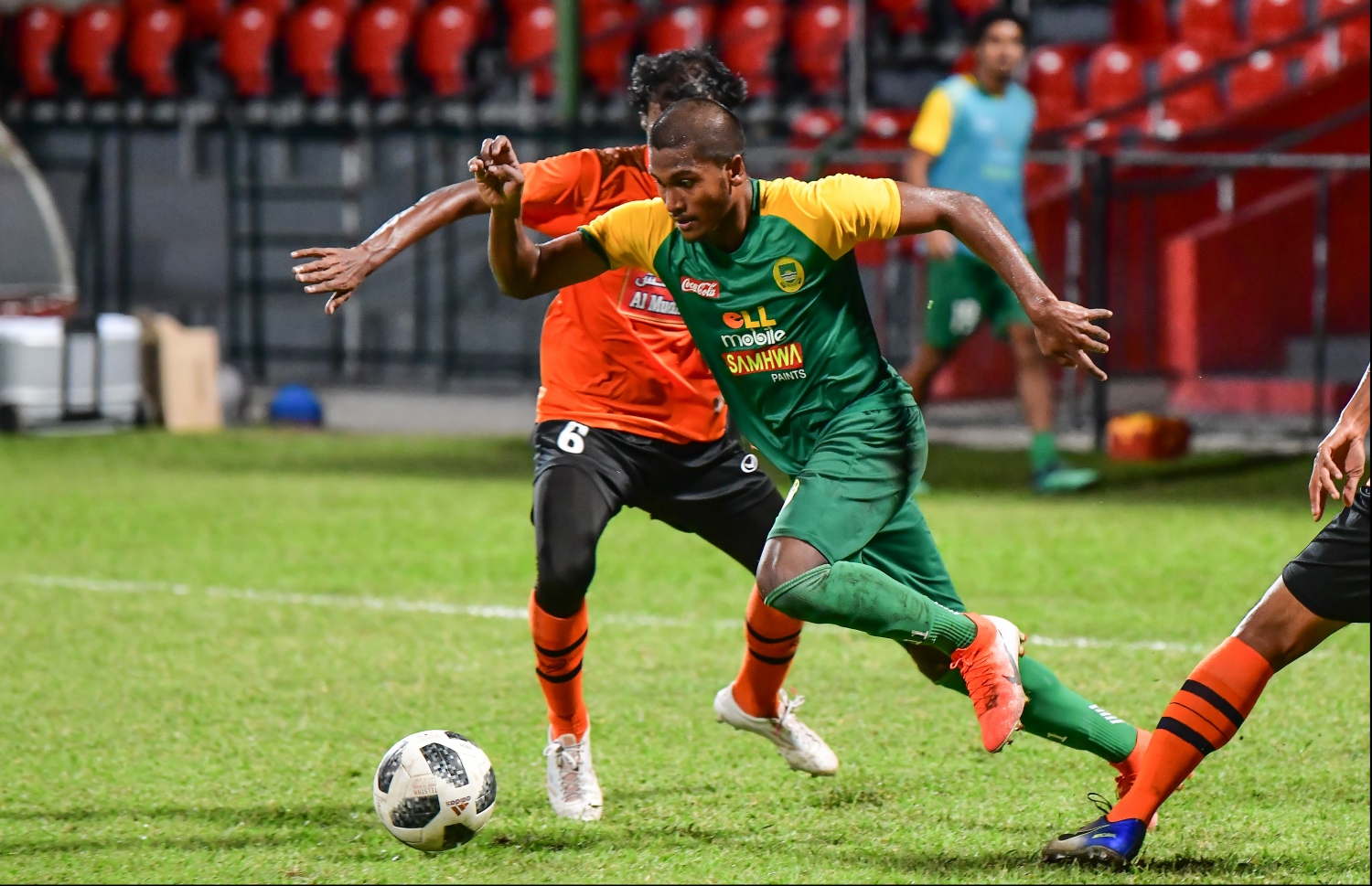 އީގަލްސްގެ އިންމަ ކައިރިން މާޒިޔާގެ ދާދު ބޯޅަ ހިފައިގެންދަނީ.-- ފޮޓޯ: ހުސެއިން ވަހީދު/ މިހާރު