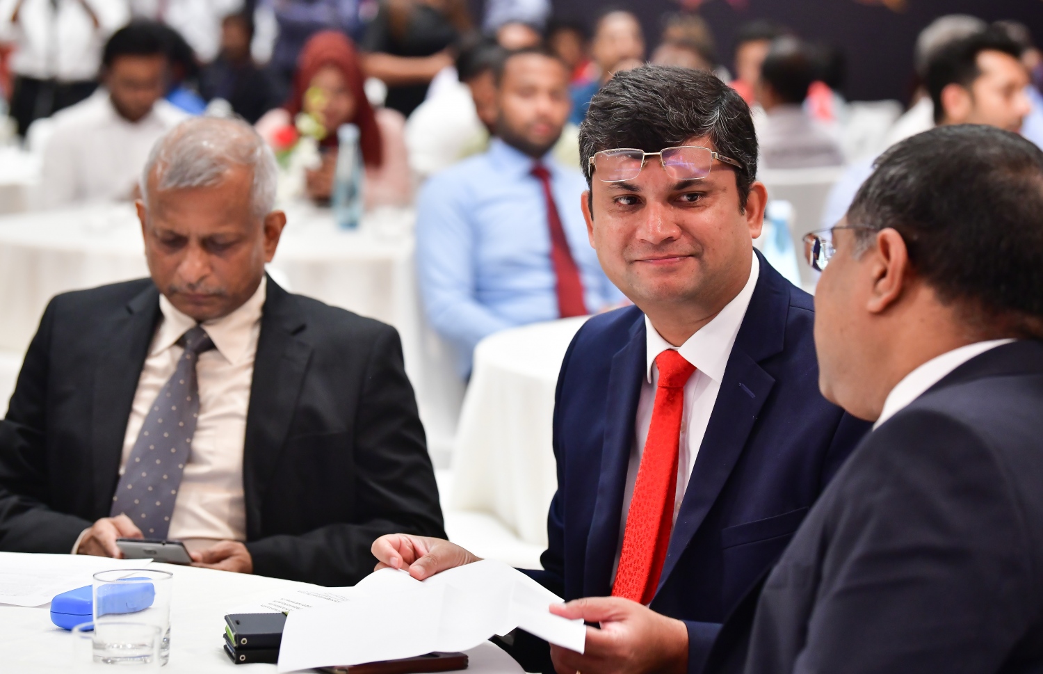 ކްރޮސްރޯޑް: އޮކްޓޯބަރު 17، 2019: ބޭންކް އޮފް މޯލްޑިވްސް (ބީއެމްއެލް) އިން ބޭންކިންގެ އާ ހިދުމަތްތަކެއް ތައާރަފުކުރުމަށް ކްރޮސްރޯޑުގައި ބޭއްވި ރަސްމިއްޔާތެއްގެ ތެރެއިން.-- ފޮޓޯ: ނިޝާން އަލީ /މިހާރު