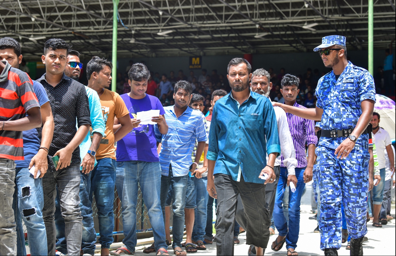 ރާއްޖޭގައި މަސައްކަތް ކުރާ ބިދޭސީންތަކެއް: މެޑިކަލް ޗެކަޕް ހެދުމަކީ މަޖުބޫރު ކަމެއް ނޫން -- ފައިލް ފޮޓޯ: މިހާރު