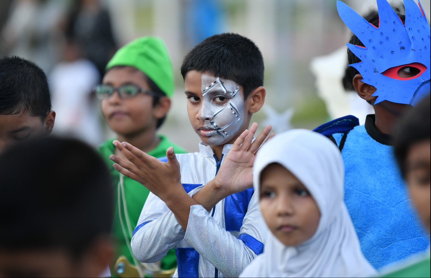 ހުޅުމާލެ: އޮކްޓޯބަރު 19، 2019: އަމީނިއްޔާ ސުކޫލަށް 75 އަހަރު ފުރުމުގެ މުނާސަބަތުގައި ބޭއްވި އެސުކޫލުގެ އަލިމަސް ޔޫބީލް ޕެރޭޑްގެ ތެރެއިން: މި ޕެރޭޑްގައި އެ ސުކޫލުގެ ގިނަ އަދަދެއްގެ ދަރިވަރުންނާއި އިސް ދަރިވަރުން ބައިވެރިވި.-- ފޮޓޯ: ހުސައިން ވަހީދު /މިހާރު