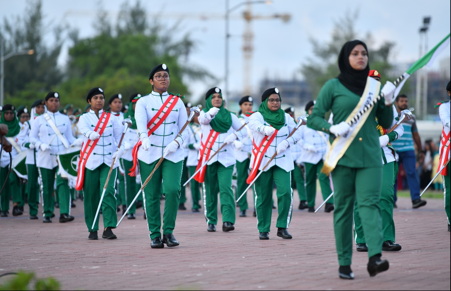 އަމީނިއްޔާ އަލިމަސް ޔޫބީލް ޕެރޭޑް