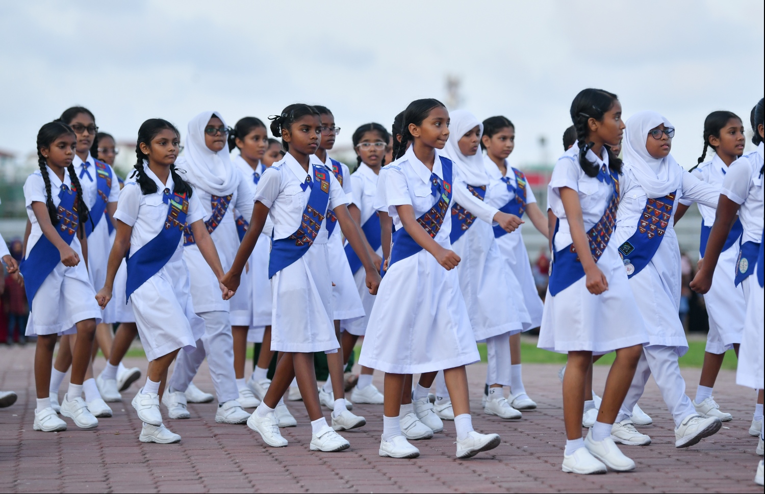 ހުޅުމާލެ: އޮކްޓޯބަރު 19، 2019: އަމީނިއްޔާ ސުކޫލަށް 75 އަހަރު ފުރުމުގެ މުނާސަބަތުގައި ބޭއްވި އެސުކޫލުގެ އަލިމަސް ޔޫބީލް ޕެރޭޑްގެ ތެރެއިން: މި ޕެރޭޑްގައި އެ ސުކޫލުގެ ގިނަ އަދަދެއްގެ ދަރިވަރުންނާއި އިސް ދަރިވަރުން ބައިވެރިވި.-- ފޮޓޯ: ހުސައިން ވަހީދު /މިހާރު