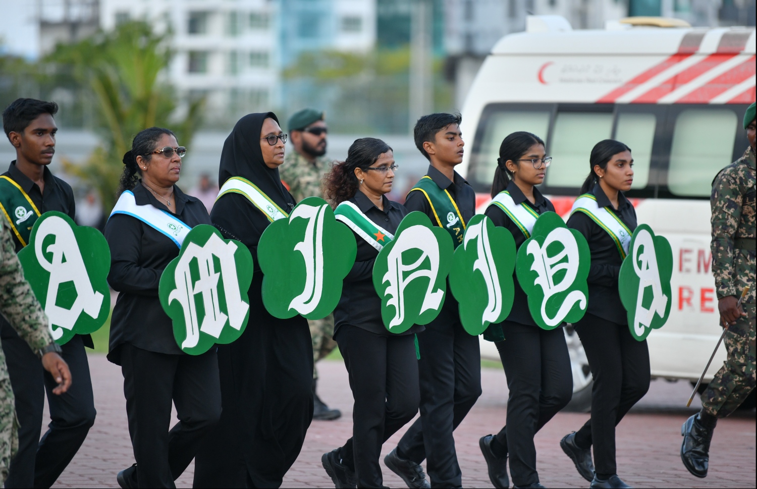 ހުޅުމާލެ: އޮކްޓޯބަރު 19، 2019: އަމީނިއްޔާ ސުކޫލަށް 75 އަހަރު ފުރުމުގެ މުނާސަބަތުގައި ބޭއްވި އެސުކޫލުގެ އަލިމަސް ޔޫބީލް ޕެރޭޑްގެ ތެރެއިން: މި ޕެރޭޑްގައި އެ ސުކޫލުގެ ގިނަ އަދަދެއްގެ ދަރިވަރުންނާއި އިސް ދަރިވަރުން ބައިވެރިވި.-- ފޮޓޯ: ހުސައިން ވަހީދު /މިހާރު