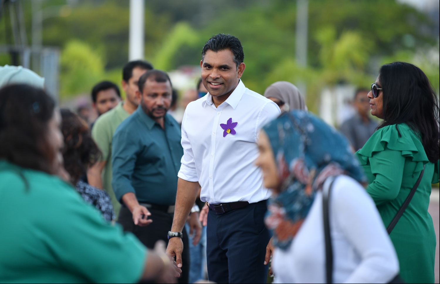 ހުޅުމާލެ: އޮކްޓޯބަރު 19، 2019: އަމީނިއްޔާ ސުކޫލަށް 75 އަހަރު ފުރުމުގެ މުނާސަބަތުގައި ބޭއްވި އެސުކޫލުގެ އަލިމަސް ޔޫބީލް ޕެރޭޑް ބައްލަވާލެއްވުމަށް ނައިބު ރައީސް ފައިސަލް ނަސީމް ވަޑައިގަންނަވަނީ.-- ފޮޓޯ: ހުސައިން ވަހީދު /މިހާރު