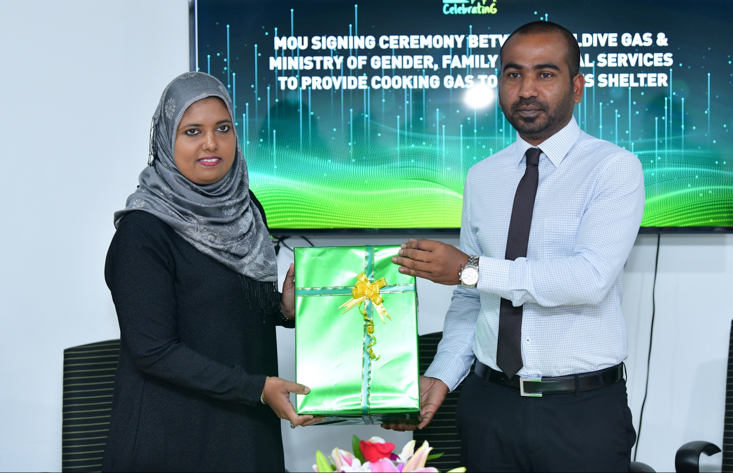 ކުޑަކުދިންގެ ހިޔާ އާއި ފިޔަވައްޗަށް މޯލްޑިވް ގޭހުން ދިން އެހީއާ، ޖެންޑާ މިނިސްޓަރު ޝިދާތާ މިއަދު ހަވާލުވެވަޑައިގަންނަވަނީ.--- ފޮޓޯ: ނިޝާން އަލީ/ މިހާރު