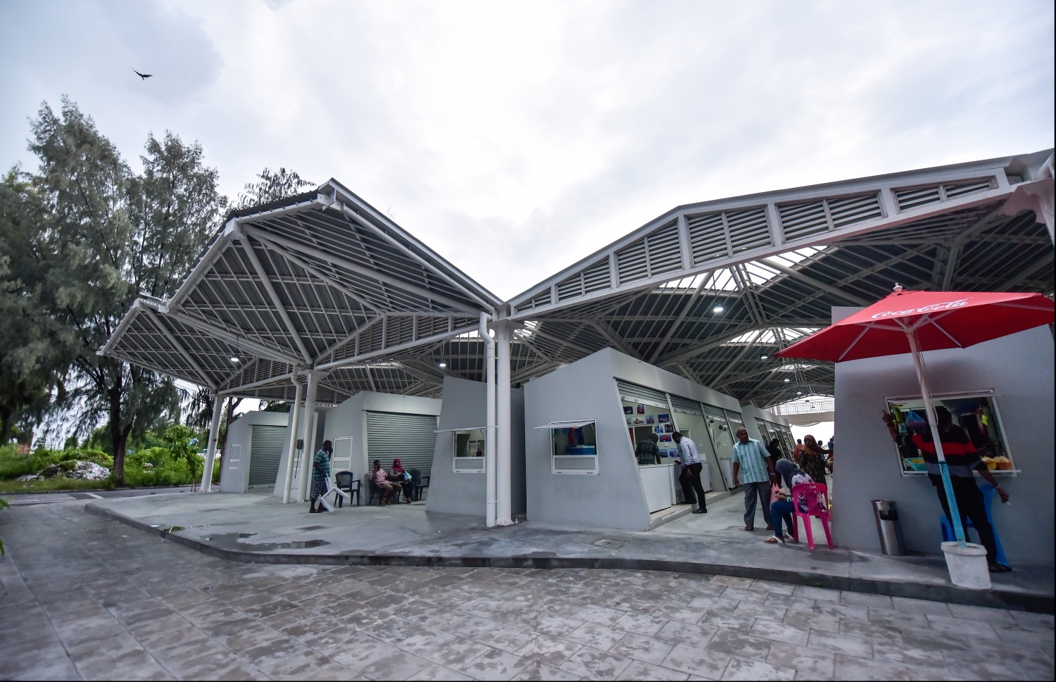 ހުޅުމާލެ: އޮކްޓޯބަރު 21، 2019: ހުޅުމާލެ ފެރީ ޓާމިނަލް ކައިރީގައި ހަދާފައިވާ "ހުޅުމާލެ ރަށު މާރުކޭޓު" ހުޅުވުން: މިއީ ރާއްޖޭގައި މިހާތަނަށް ހަދާފައިވާ އެންމެ ރީތި އެންމެ ޒަމާނީ މާރުކޭޓު.-- ފޮޓޯތައް: ހުސެން ވަހީދު /މިހާރު