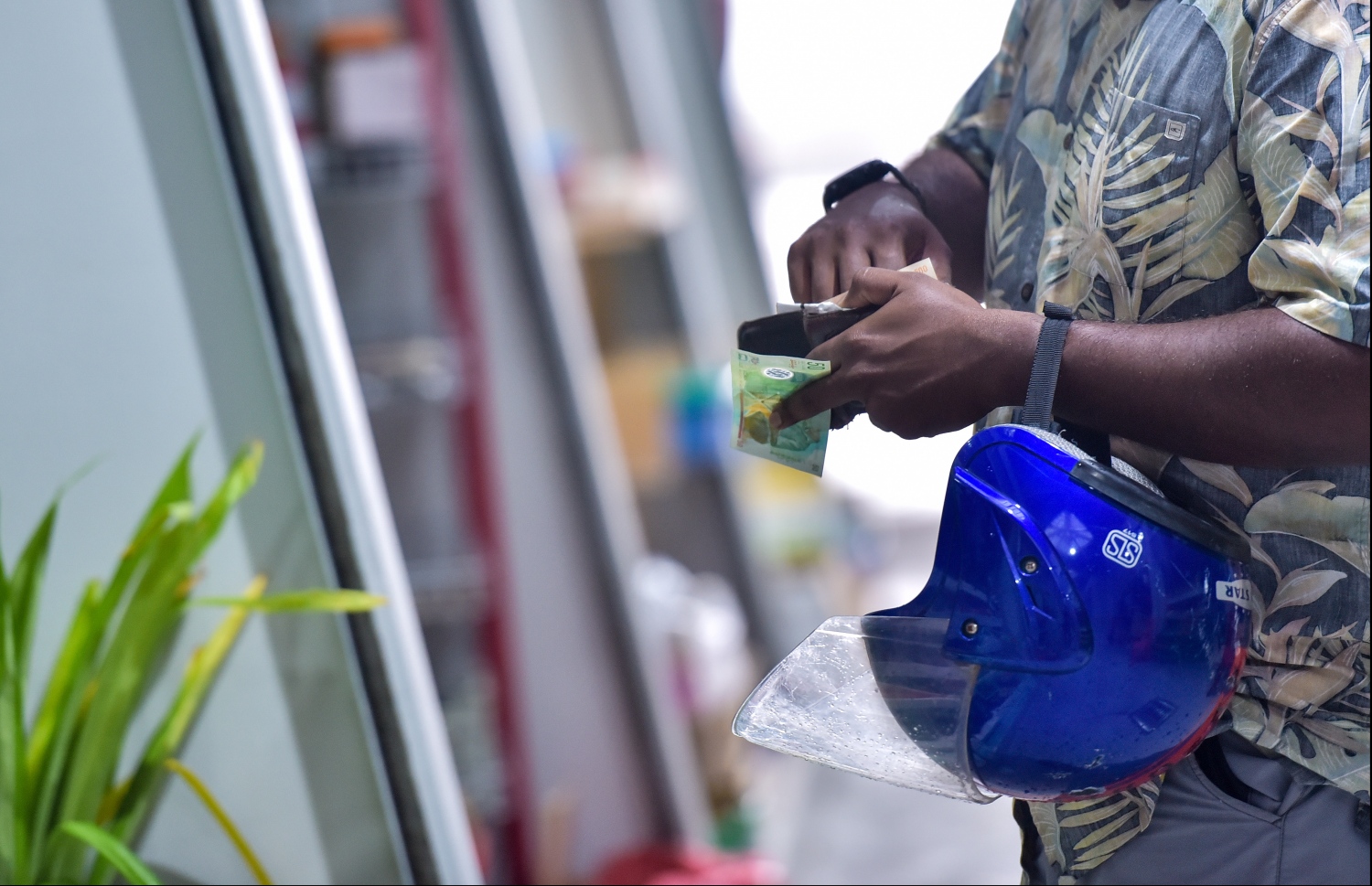 ހުޅުމާލެ: އޮކްޓޯބަރު 21، 2019: ހުޅުމާލެ ފެރީ ޓާމިނަލް ކައިރީގައި ހަދާފައިވާ "ހުޅުމާލެ ރަށު މާރުކޭޓު" ހުޅުވުން: މިއީ ރާއްޖޭގައި މިހާތަނަށް ހަދާފައިވާ އެންމެ ރީތި އެންމެ ޒަމާނީ މާރުކޭޓު.-- ފޮޓޯތައް: ހުސެން ވަހީދު /މިހާރު