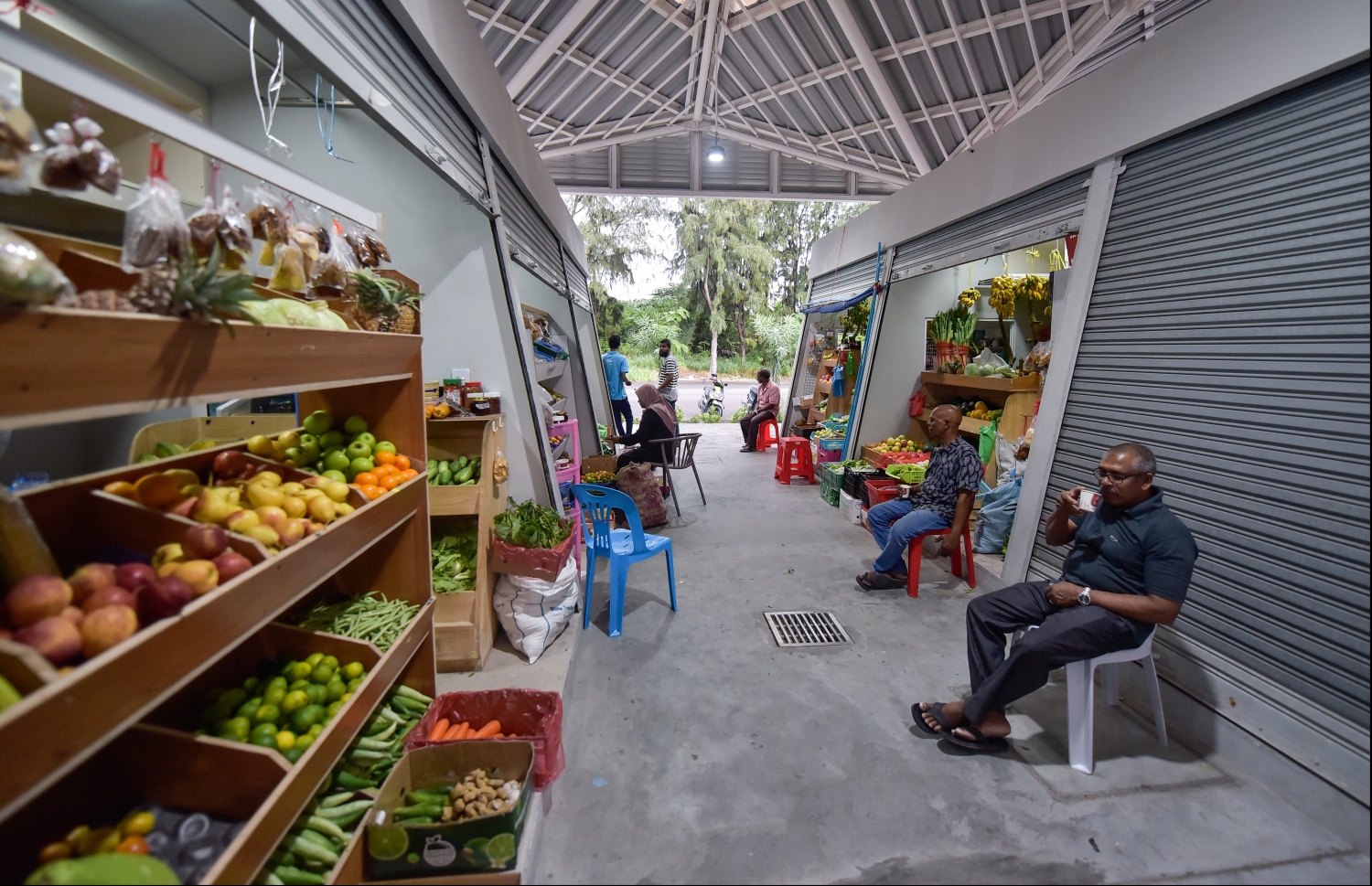 ހުޅުމާލެ: އޮކްޓޯބަރު 21، 2019: ހުޅުމާލެ ފެރީ ޓާމިނަލް ކައިރީގައި ހަދާފައިވާ "ހުޅުމާލެ ރަށު މާރުކޭޓު" ހުޅުވުން: މިއީ ރާއްޖޭގައި މިހާތަނަށް ހަދާފައިވާ އެންމެ ރީތި އެންމެ ޒަމާނީ މާރުކޭޓު.-- ފޮޓޯތައް: ހުސެން ވަހީދު /މިހާރު