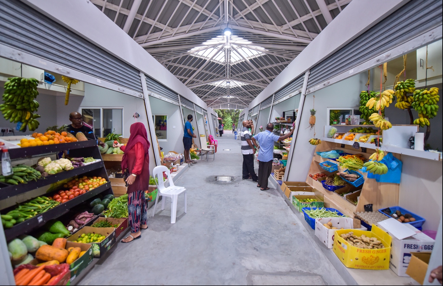 ހުޅުމާލެ: އޮކްޓޯބަރު 21، 2019: ހުޅުމާލެ ފެރީ ޓާމިނަލް ކައިރީގައި ހަދާފައިވާ "ހުޅުމާލެ ރަށު މާރުކޭޓު" ހުޅުވުން: މިއީ ރާއްޖޭގައި މިހާތަނަށް ހަދާފައިވާ އެންމެ ރީތި އެންމެ ޒަމާނީ މާރުކޭޓު.-- ފޮޓޯތައް: ހުސެން ވަހީދު /މިހާރު