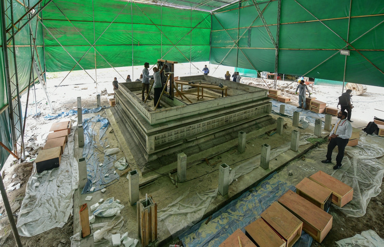 ކަޅުވަކަރު މިސްކިތް ރޭވުމުގެ މަސައްކަތް ކުރިއަށް ދަނީ. --ފޮޓޯ/މިހާރު