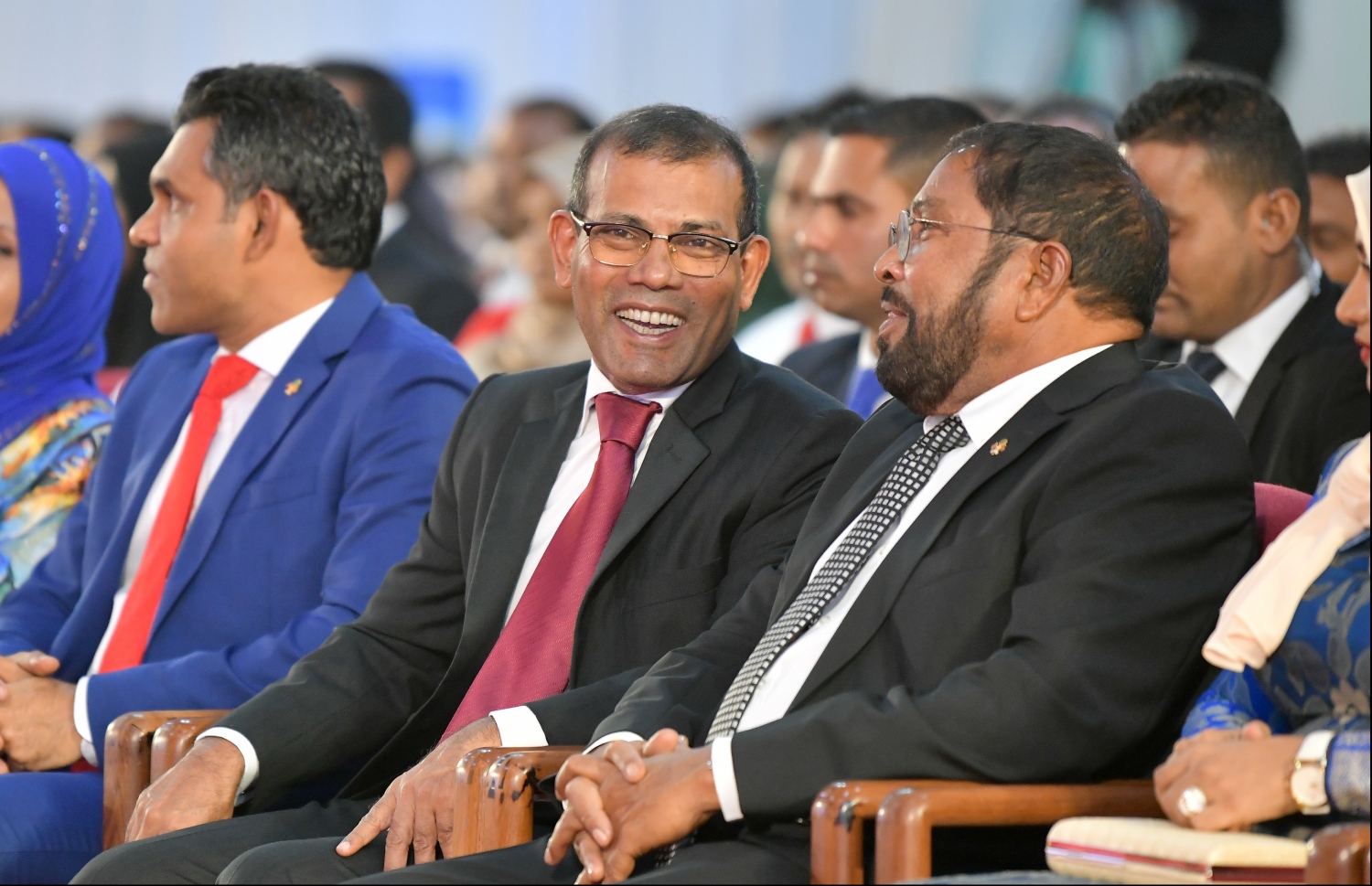 މާލެ: އޮކްޓޯބަރު 29، 2019: ދިވެހިރާއްޖޭގެ ގައުމީ ދުވަހުގެ ރަސްމިއްޔާތުގައި ރައްޔިތުންގެ މަޖިލީހުގެ ރައީސް ނަޝީދު އަދި މަޖިލީހުގެ ކުރީގެ ރައީސް ގާސިމް ބައިވެރިވެވަޑައިގަންނަވަނީ.--- ފޮޓޯ: ހުސައިން ވަހީދު /މިހާރު
