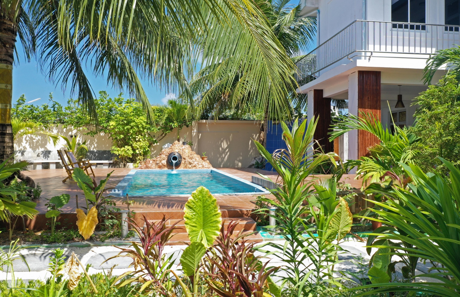 ހަނިމާދޫގައި ހިންގަމުން އަންނަ ގެސްޓް ހައުސްއެއް-- ފޮޓޯ: ދި އެޑިޝަން