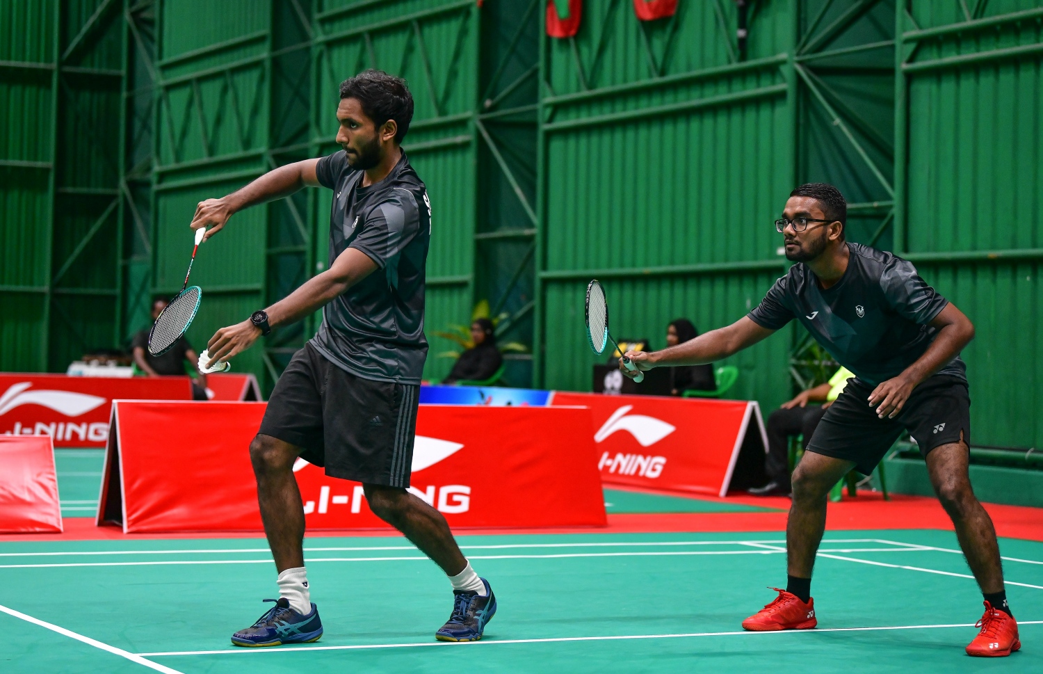 ގައުމީ މުބާރާތުގެ ފިރިހެން ޑަބަލްސް އިވެންޓުގައި ޒަޔާން (ވ) އާއި ތޯއިފް (ކ)ގެ ޕެއާ މެޗެއްގެ ތެރެއިން: ޕްރެޒިޑެންޓްސް ޗެމްޕިއަންޝިޕްގެ ސެމީ ފައިނަލުގައި ވެސް މި ޕެއާ ވާދަކުރޭ. -- ފޮޓޯ: ނިޝާން އަލީ/ މިހާރު