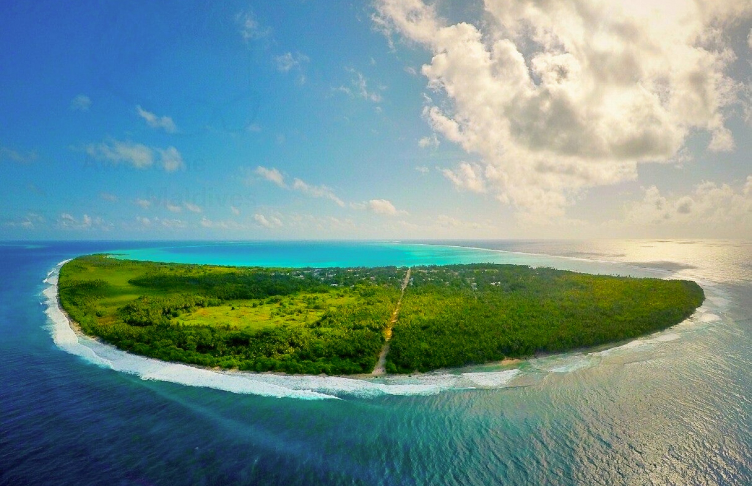 ހއ. ކެލާގެ އޭރިއަލް ފޮޓޯއެއް: އެ ރަށުގެ ކަނޑޫފަލުގެ ވަރަށް ބޮޑު ސަރަހައްދެއް ވަނީ މަރުވެފައި --