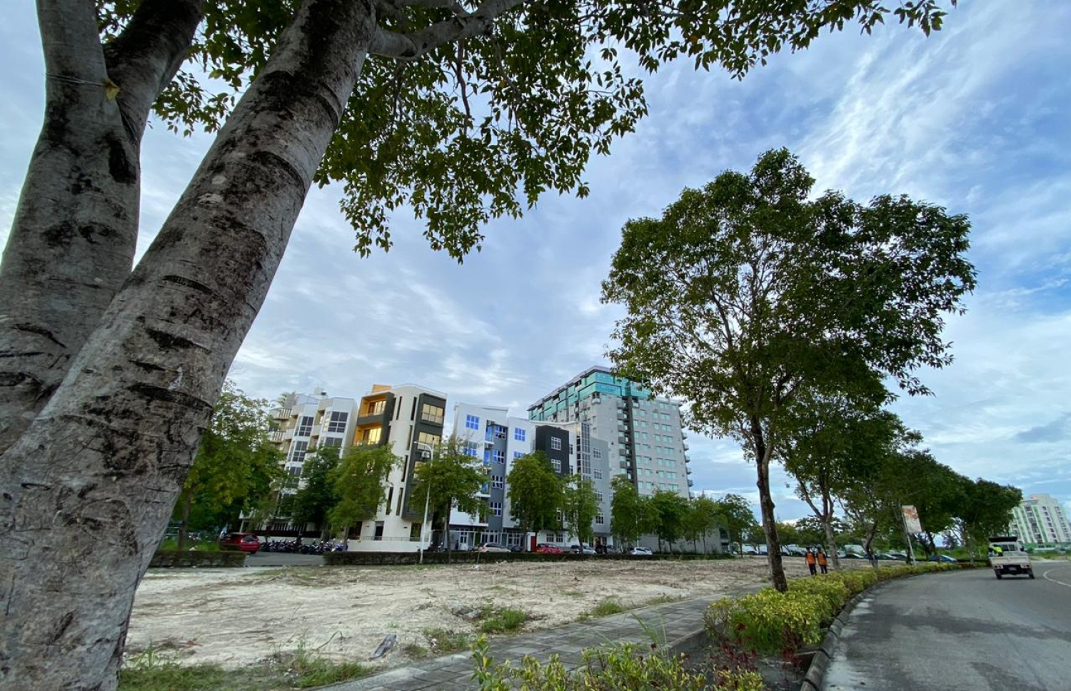 ހުޅުމާލޭގައި، ބީއެމްއެލްގެ އޮފީސް އިމާރާތް ހެދުމަށް ދޫކުރި ބިން: އެޗްޑީސީ އާއި ބީއެމްއެލްއާ ދެމެދު ވި އެއްބަސްވުމުގައިވާ ގޮތުން ކުރިއަށް އޮތް ފަސް އަހަރުގެ ތެރޭގައި މި ބިމުގައި އިމާރާތް ކޮށް ނިންމަންޖެހޭ.---ފޮޓޯ: މިހާރު