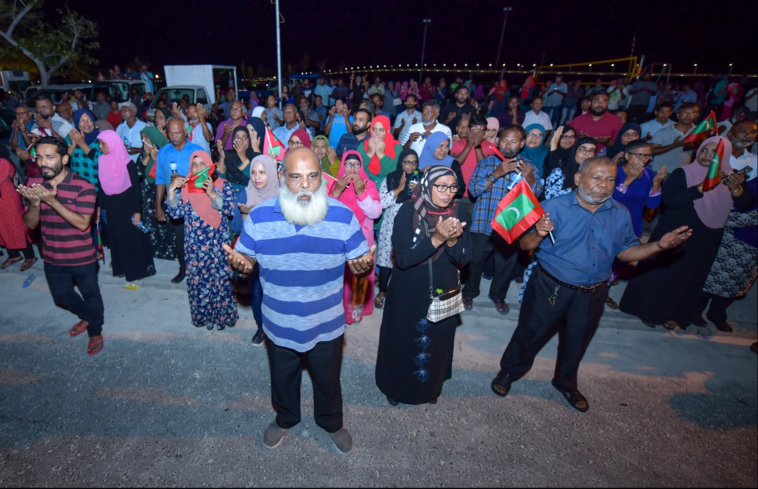 މާލެ: ނޮވެމްބަރު 2، 2019- ނަސްރުގެ ދުވަސް ފާހަގަކުރުމުގެގޮތުން "ބަޑި ބުރާސްފަތި"ގެ ނަމުގައި އިދިކޮޅު ޕާޓީތަކުން އިންތިޒާމުކޮށްގެން ޕީޕީއެމް އޮފީސް ހުންނަ ސަރަހައްދުގައި ބޭއްވި އެއްވުމުގެ ތެރެއިން.---ފޮޓޯ: ހުސައިން ވަހީދު/މިހާރު