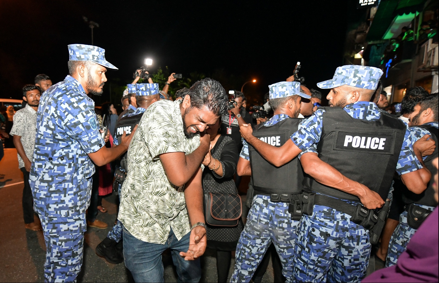 އިދިކޮޅު ޕާޓީތަކުން ބޭއްވި ނަސްރުގެ ދުވަހުގެ އެއްވުން