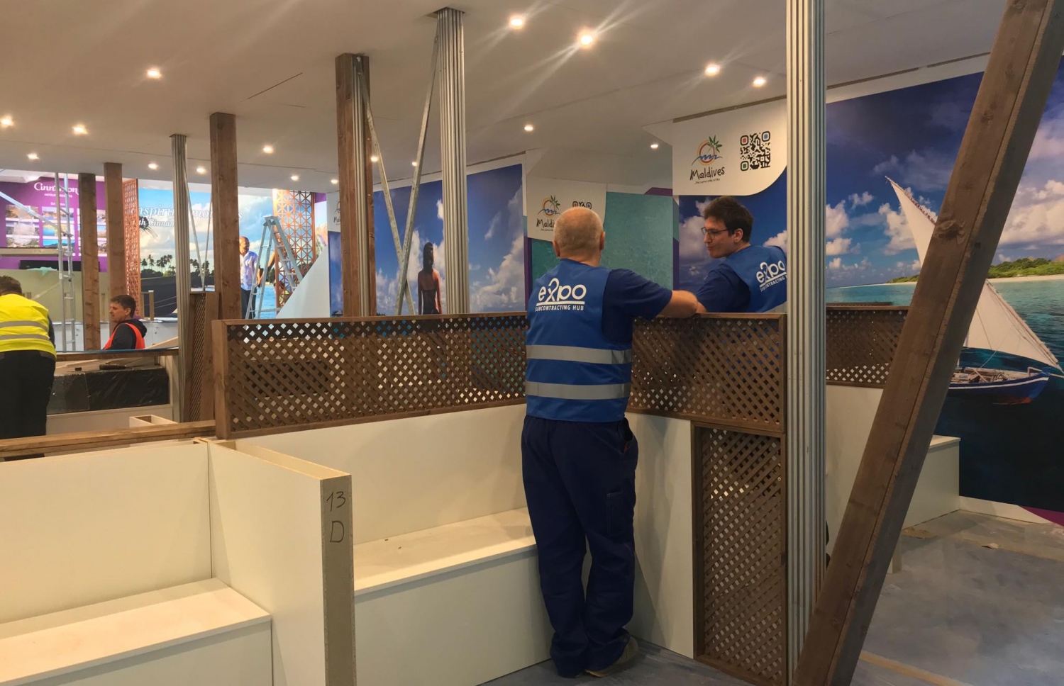 ޑަބްލިއުޓީއެމްއަށް ރާއްޖޭގެ ސްޓޭންޑް ތައްޔާރު ކުރުމުގައި މަސައްކަތް ކުރަނީ-- ފޮޓޯ: މިހާރު