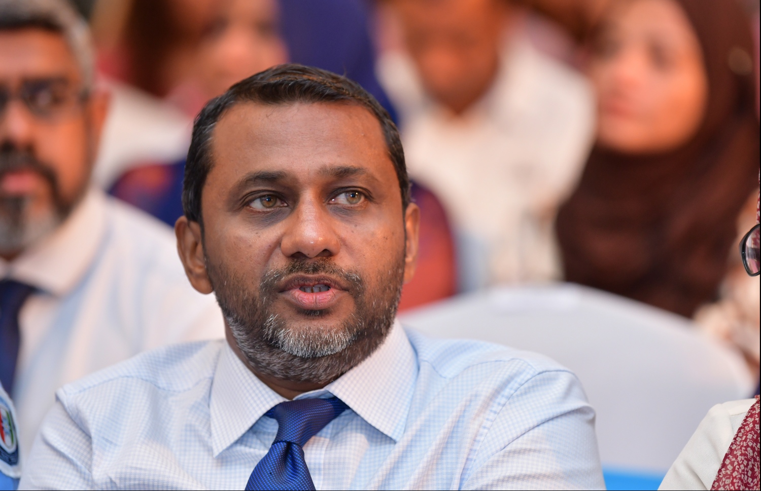 ޕެރަޑައިސް އައިލެންޑް ރިސޯޓް- 4 ނޮވެމްބަރު 2019: ރާއްޖޭގެ އާއްމު ސިއްހަތުގެ ނިޒާމު ނުވަތަ ޕަބްލިކް ހެލްތު ހަރުދަނާކުރުމަށް ބާއްވާ އާއްމު ސިއްހަތުގެ ބޮޑު މަހާސިންތާ ފެށުންމުގެ ގޮތުން ޕެރަޑައިސް އައިލެންޑް ރިސޯޓުގައި ބޭއްވި ހަފްލާގައި އޭޑީކޭގެ އެމްޑީ އައްފާލް ބައިވެރިވެވަޑައިގަންނަވަނީ---.ފޮޓޯ: ހުސައިން ވަހީދު/މިހާރު