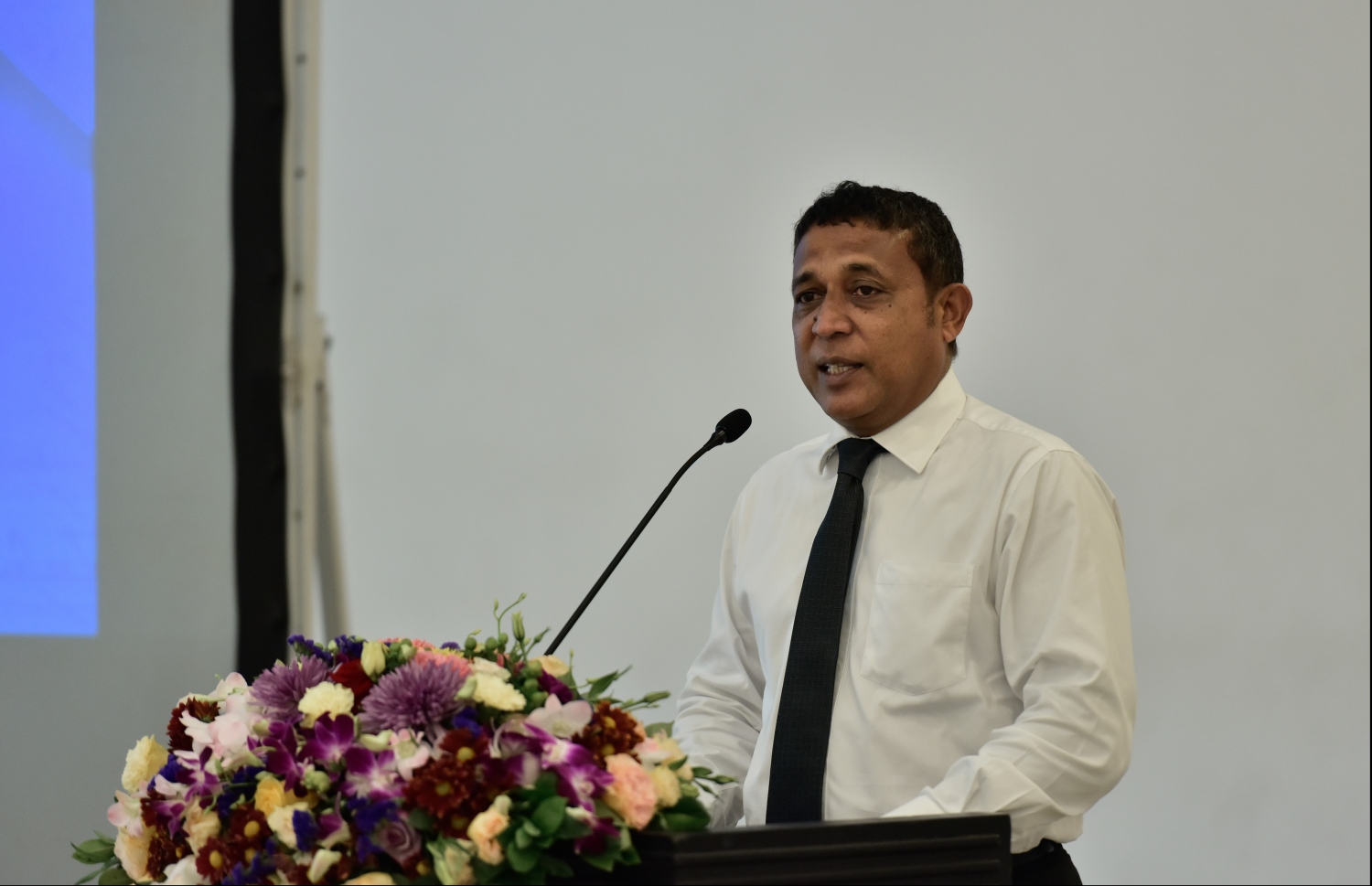 މިނިސްޓަރު އަސްލަމް ކޮންސްޓްރަކްޝަން ކޮންފަރެންސުގައި ވާހަކަފުޅު ދައްކަވަނީ-- ފޮޓޯ: ހުސައިން ވަހީދު/މިހާރު