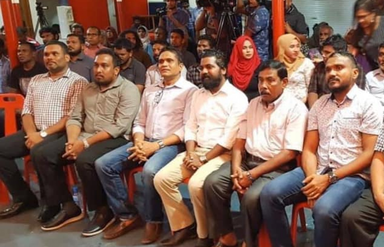 ނޮޅިވަރަމް ދާއިރާގެ މެމްބަރު ނަޝީދު، (ވ-2) އަށް ޖުމްހޫރީ ޕާޓީގެ ޖަލްސާގައި.
