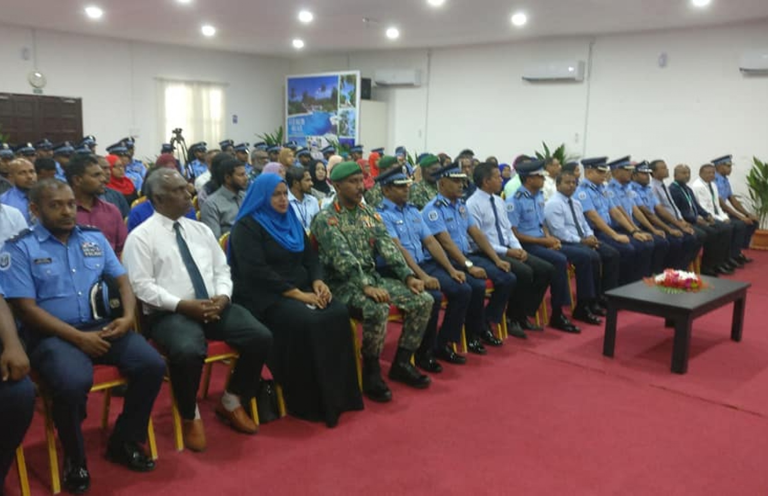 އައްޑޫ ނެއިބާހުޑް ޕޮލިސްގެ ޚިދުމަތް ރަސްމީކޮށް ފެށުމަށް މިއަދު ބޭއްވި ހަފްލާގެ ތެރެއިން.