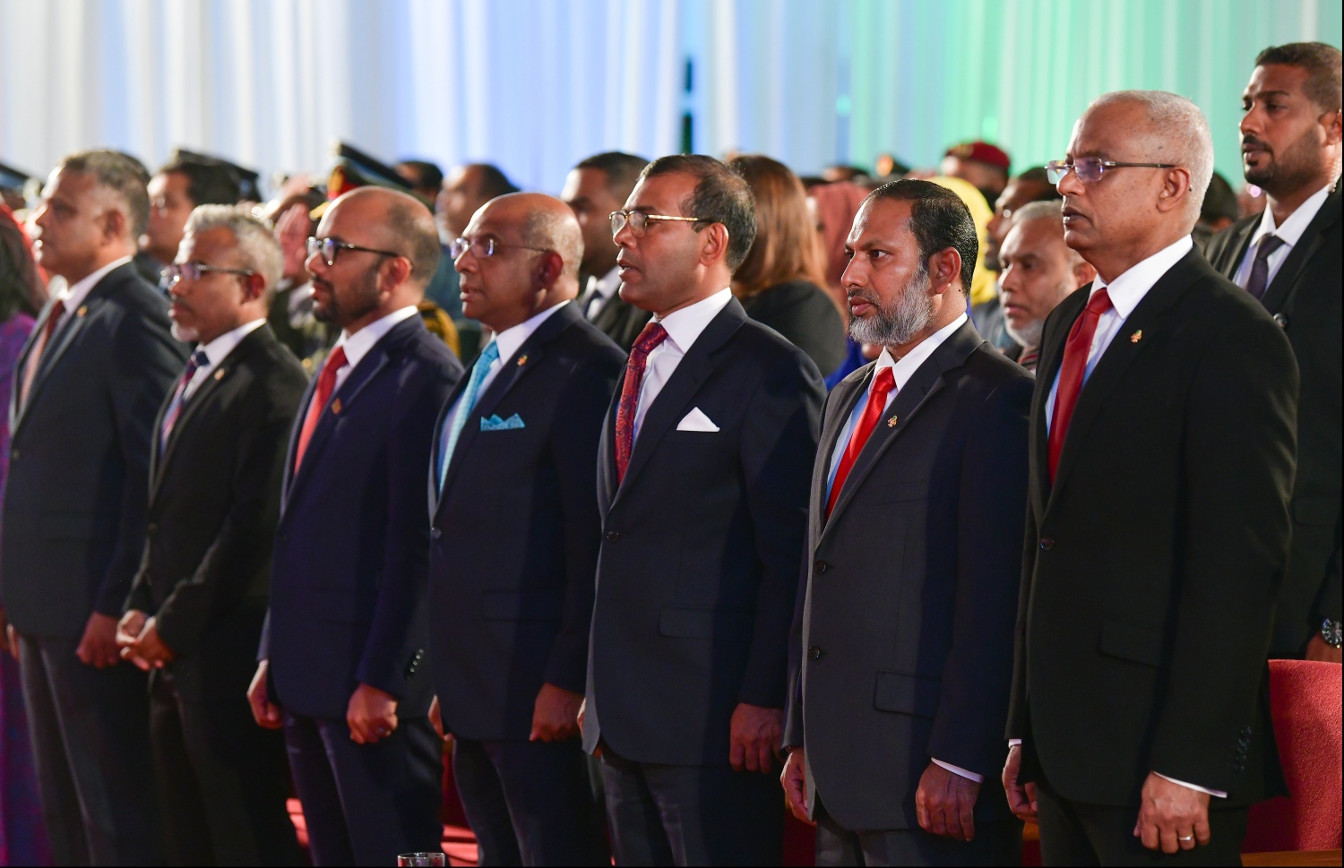 މާލެ: ނޮވެމްބަރު 10، 2019- ޖުމްހޫރީ ދުވަހުގެ މުނާސަބަތުގައި ދަރުބާރުގޭގައި ބޭއްވި ހާއްސަ ރަސްމިއްޔާތުގައި (ކ-ވ) ރައީސް އިބްރާޙިމް މުހައްމަދު ސޯލިހް، ހޯމް މިނިސްޓަރު އިމްރާން އަބްދުﷲ، މަޖިލީހުގެ ރައީސް މުހައްމަދު ނަޝީދު އަދި ދައުލަތުގެ ބައެއް ވަޒީރުން ބައިވެރިވެވަޑައިގަންނަވަނީ.---.ފޮޓޯ: ހުސައިން ވަހީދު/މިހާރު