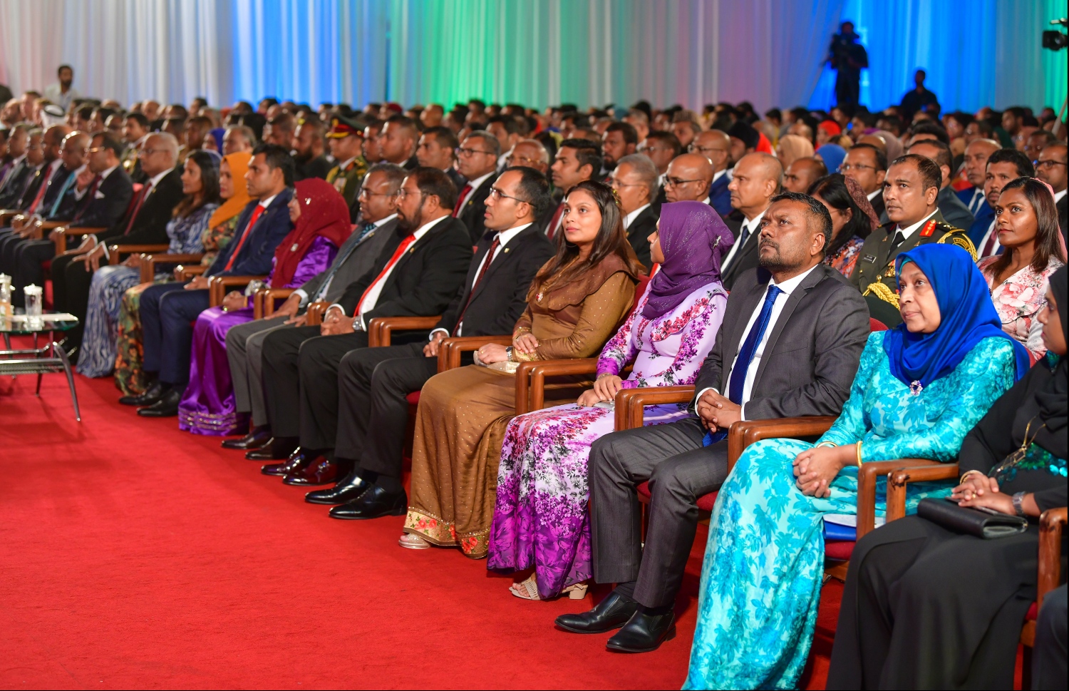 މާލެ: ނޮވެމްބަރު 10، 2019- ޖުމްހޫރީ ދުވަހުގެ މުނާސަބަތުގައި ދަރުބާރުގޭގައި ބޭއްވި ހާއްސަ ރަސްމިއްޔާތުގެ ތެރެއިން.---.ފޮޓޯ: ހުސައިން ވަހީދު/މިހާރު