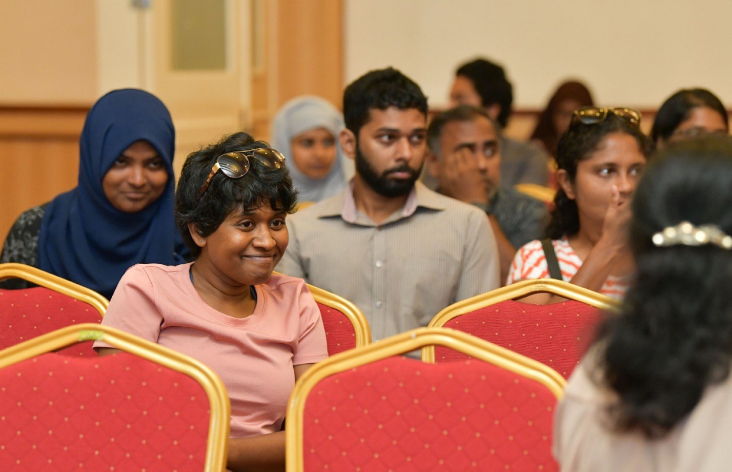 ޕިކްނިކް އައިލެންޑަށް ހިޔާލު ހުށަހަޅަން މިއަދު ބޭއްވި ބައްދަލުވުމުގައި ބައިވެރިވި ބައެއް މީހުން-- ފޮޓޯ: ހުސެއިން ވަހީދު/ މިހާރު