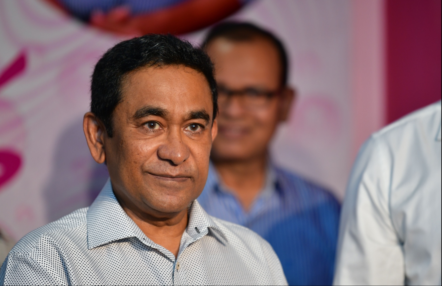 ކުރީގެ ރައީސް އަދި ޕީޕީއެމްގެ ރައީސް އަބްދުﷲ ޔާމީން، އިދިކޮޅުން ރޭ ބޭއްވި ބައްދަލުވުމުގައި: ކްރިމިނަލް ކޯޓު ހިންގުމާ ހަވާލުވެ ހުންނެވި ގާޒީ އަލީ ރަޝީދު މީޑިއާއާ ވާހަކަ ދެއްކެވި މައްސަލަ ޖޭއެސްސީން ބެލުން ލަސްވާތީ ޕީޕީއެމުން ކަންބޮޑުވޭ.---ފޮޓޯ: ހުސައިން ވަހީދު/މިހާރު